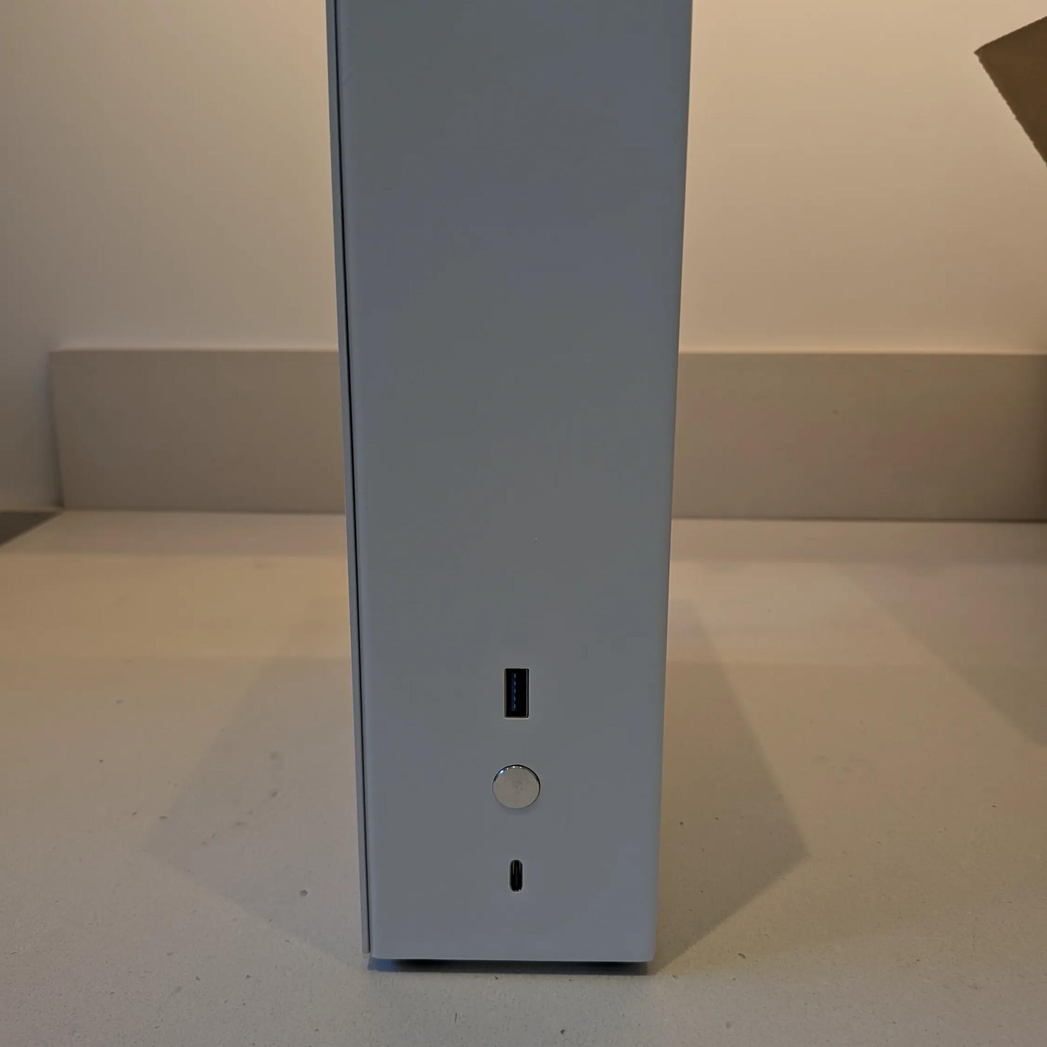 Living Room Gaming PC - Ryzen 5 8600G, 32 GB DDR5, 1 TB SSD