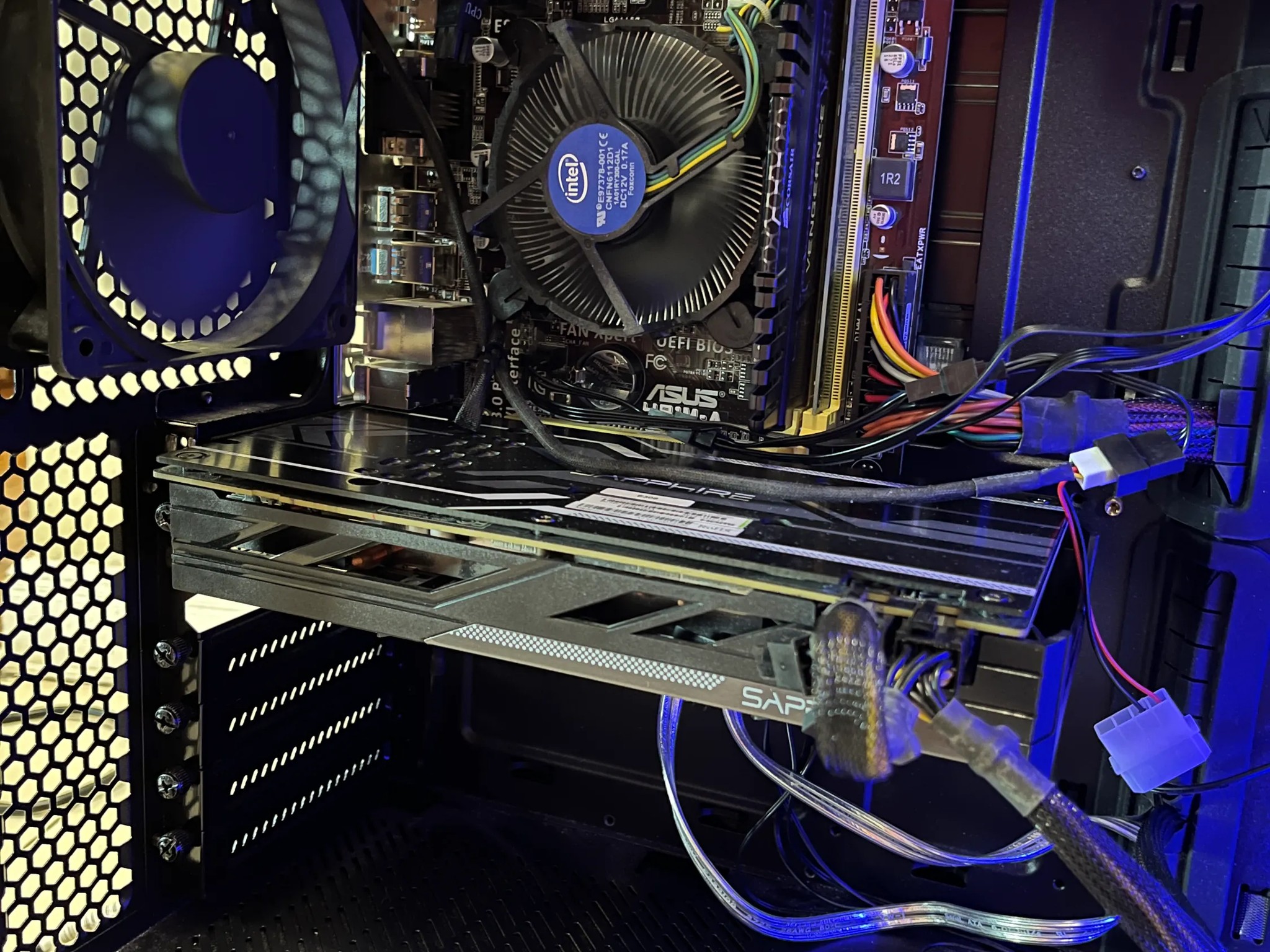 🟢🔥 Budget Gaming PC – RGB Case w/ Remote - Intel i5-4590, R9 380 4GB, 1 TB Storage & 12GB RAM 🔵 🖥️