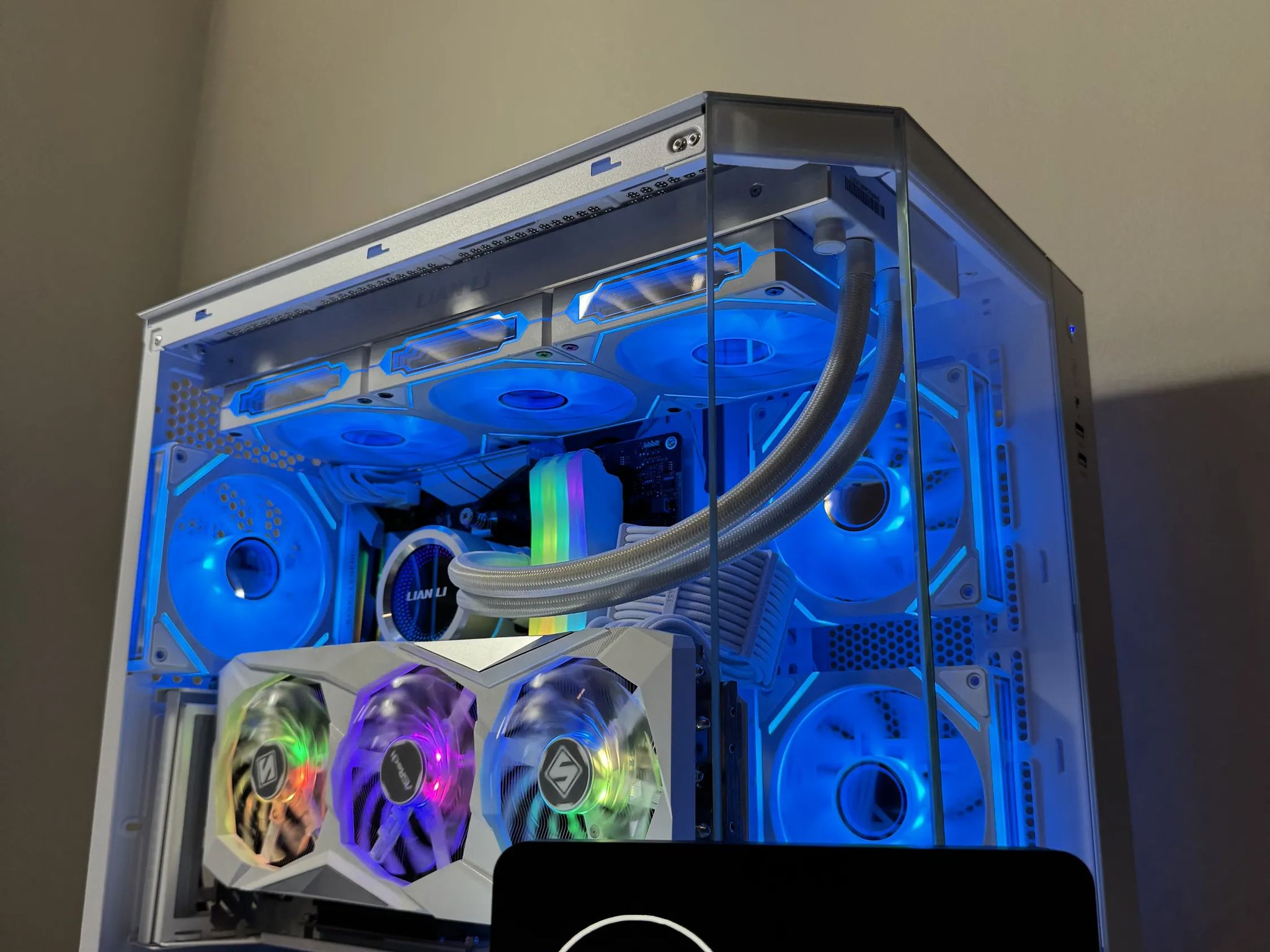 ⚪Steel Legend Boss⚪ 1440p/4K Gaming/Streaming | Ryzen 7 5700X3D, RX 7800XT, 1TB SSD, 32GB RAM