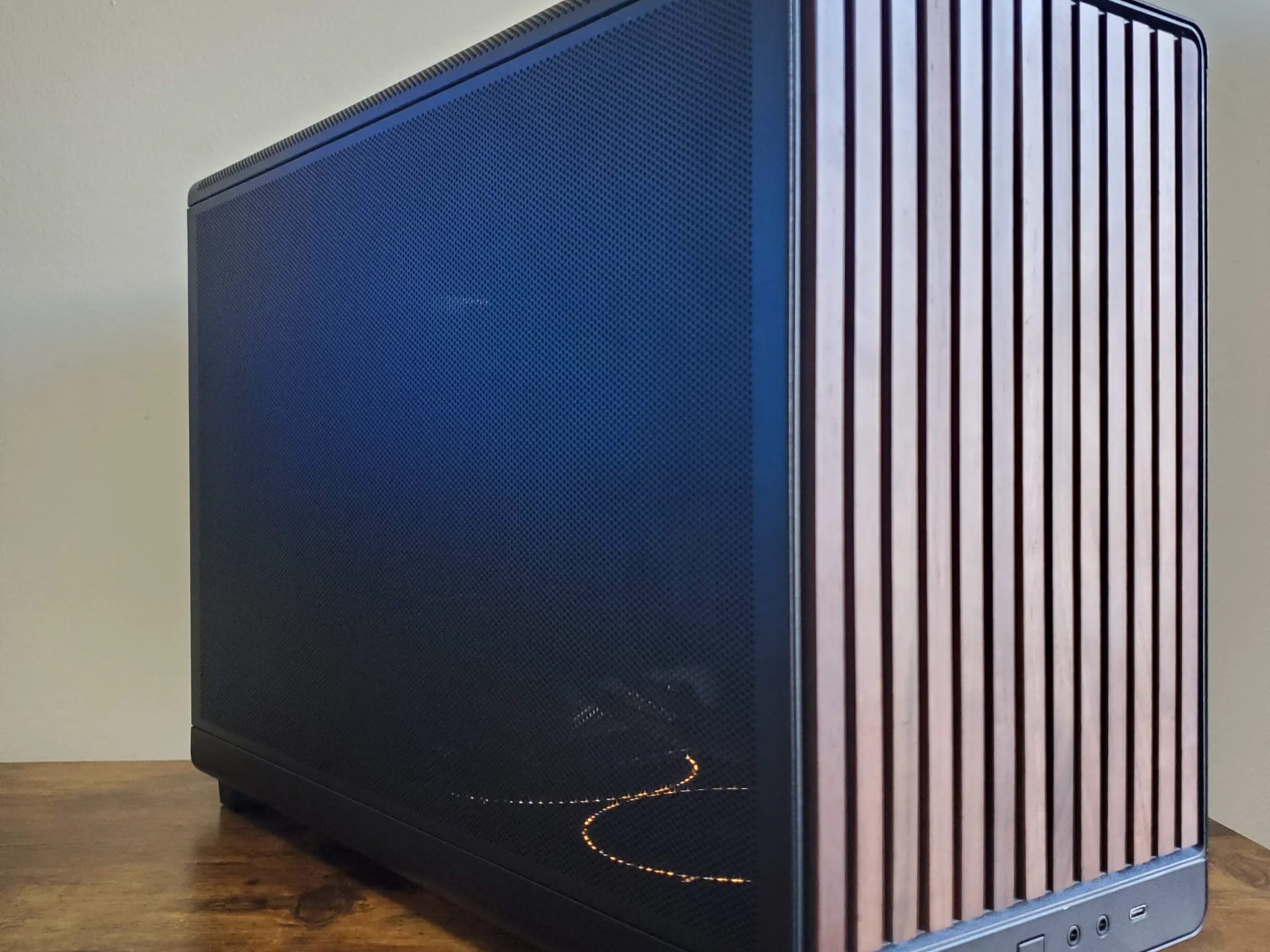 Lian Li A3 Wood Gaming PC | Ryzen 5 5500 | RX 6600 | 16GB DDR4 RAM| 1 TB NVME | Wifi