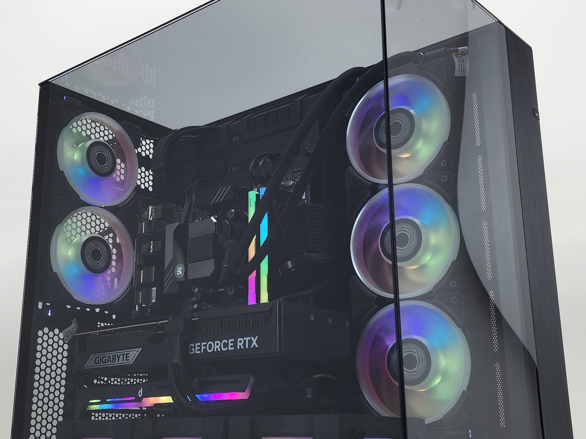 Gaming PC Ryzen 7 9700X 32GB RAM 2TB SSD RTX 5070 Ti 16GB Windows 11 Computer