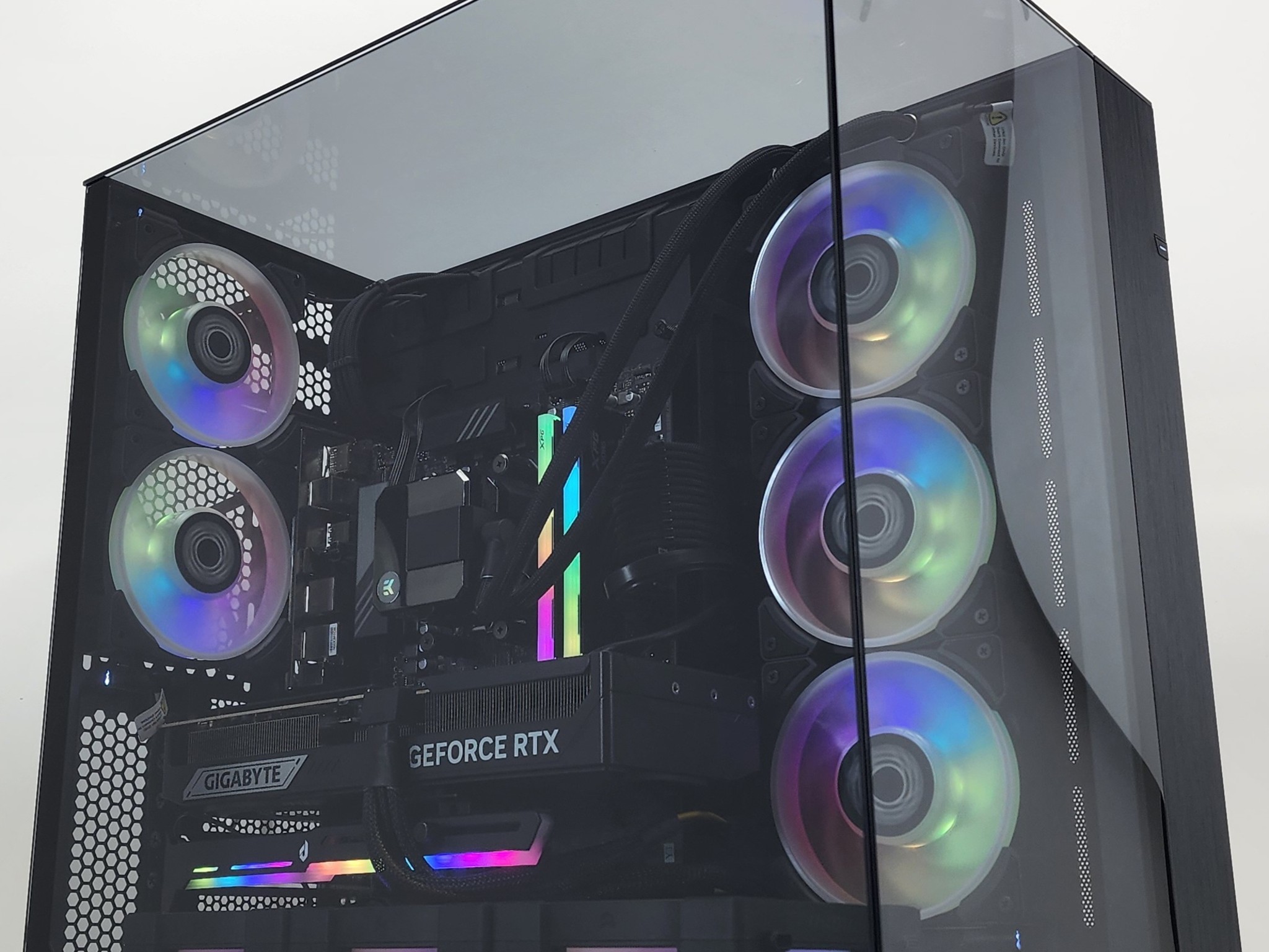 Gaming PC Ryzen 7 9700X 32GB RAM 2TB SSD RTX 5070 Ti 16GB Windows 11 Computer