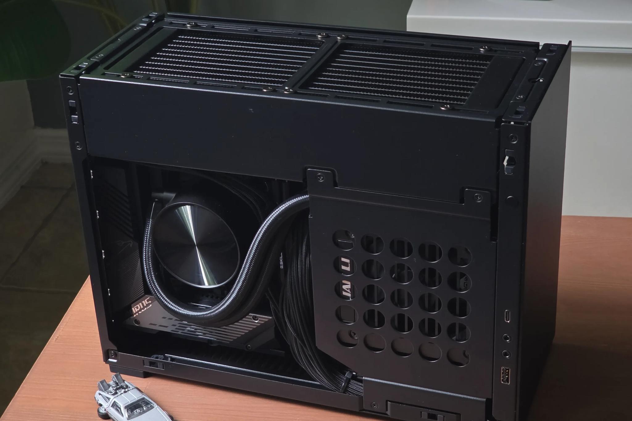 AJ's Custom PC and Homelabs