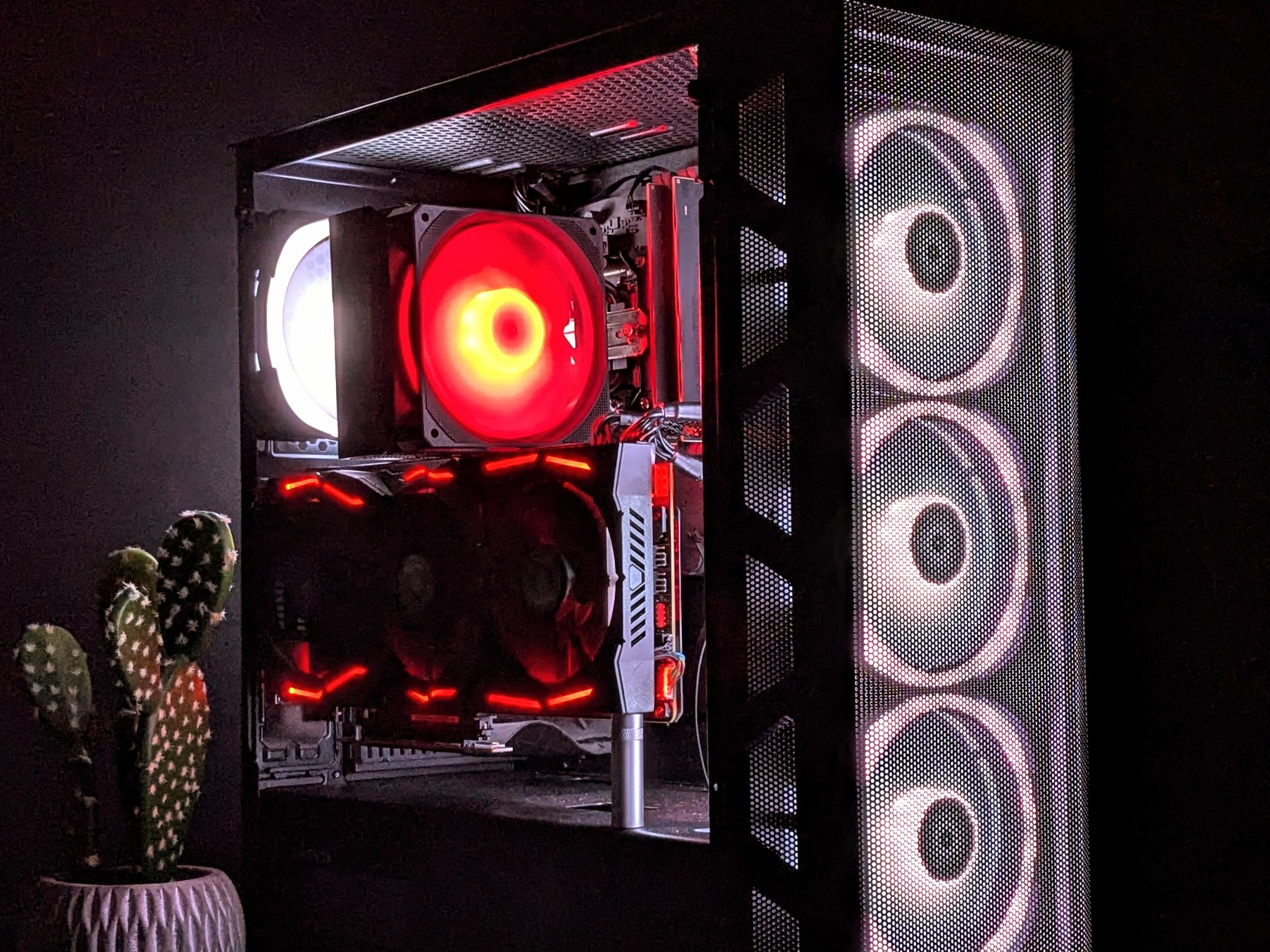 1080p Gaming PC⚫️RX VEGA 56 8GB⚫️I5-8600@4.2GHz⚫️16GB DDR4 RAM⚫️1TB NVMe SSD⚫️Windows 11 Pro