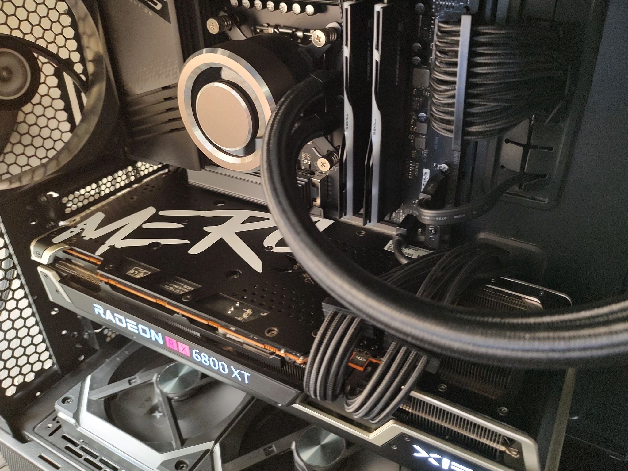 LIKE NEW 6800 XT - XFX SPEEDSTER MERC319 AMD Radeon RX 6800 XT CORE