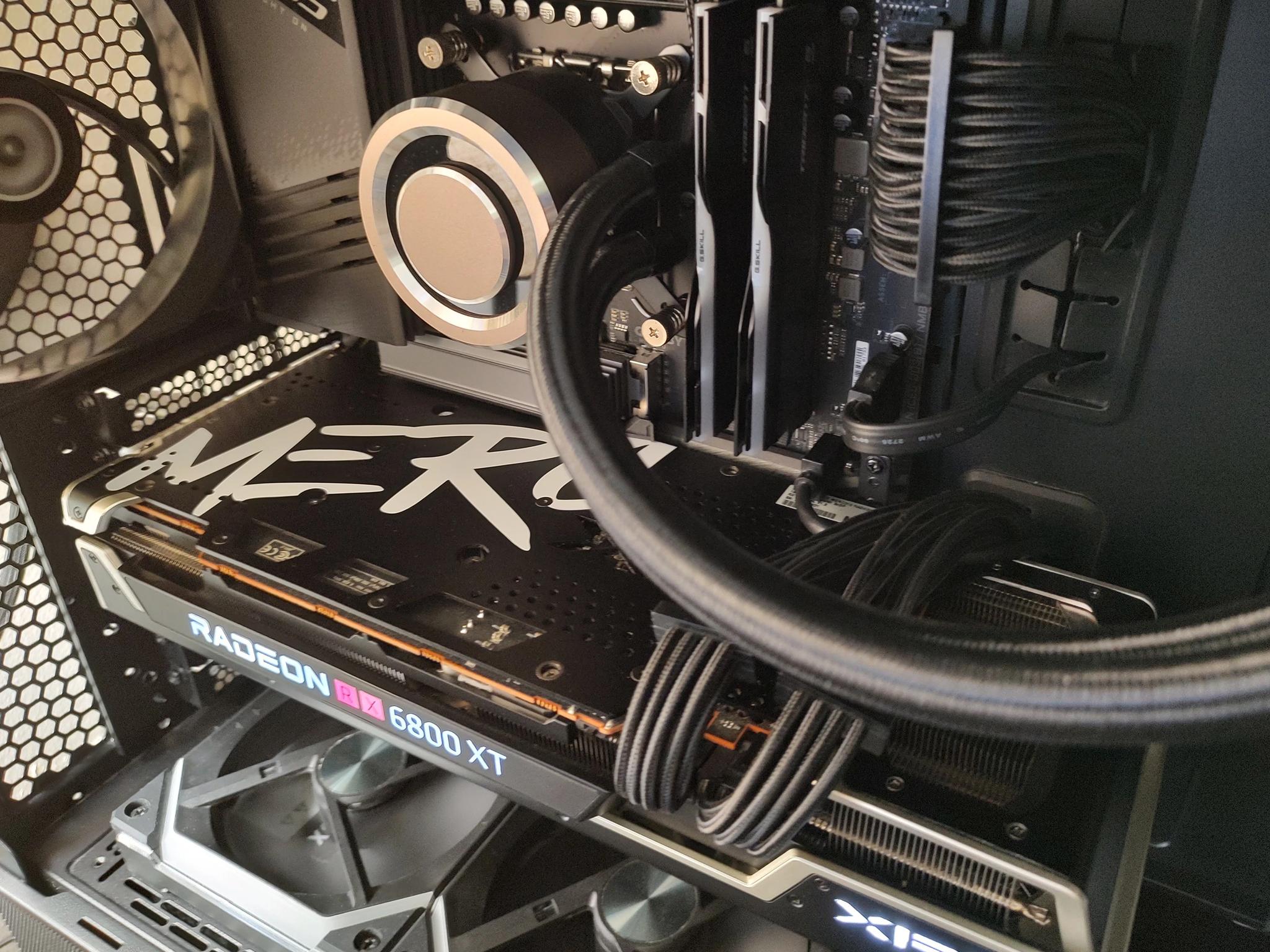 LIKE NEW 6800 XT - XFX SPEEDSTER MERC319 AMD Radeon RX 6800 XT CORE