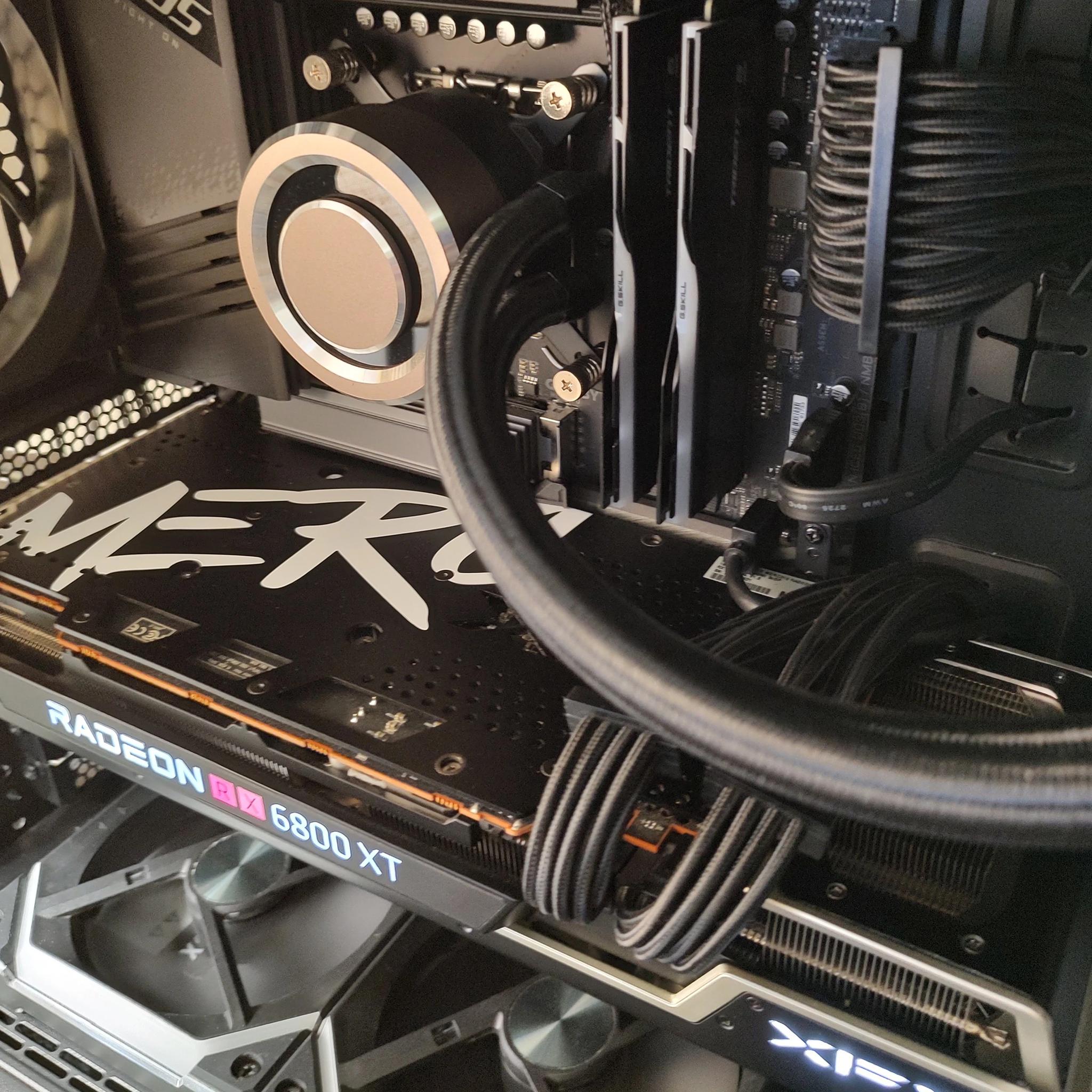 LIKE NEW 6800 XT - XFX SPEEDSTER MERC319 AMD Radeon RX 6800 XT CORE