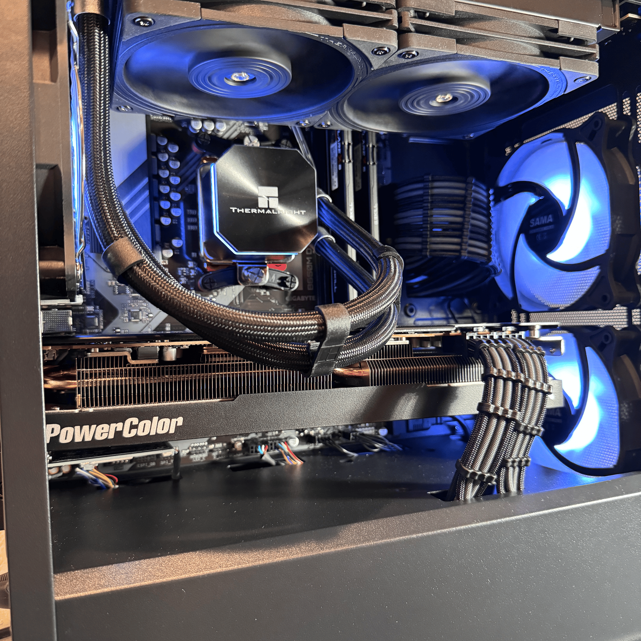 Ryzen 7600x + RX 7700XT Build