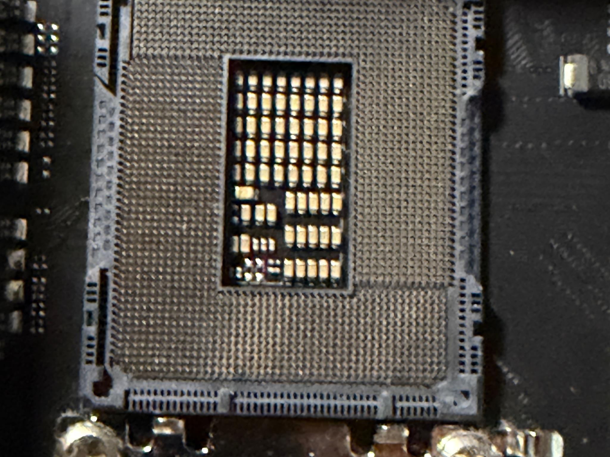ASUS ROG STRIX B660-A GAMING WIFI D4 - Image 2
