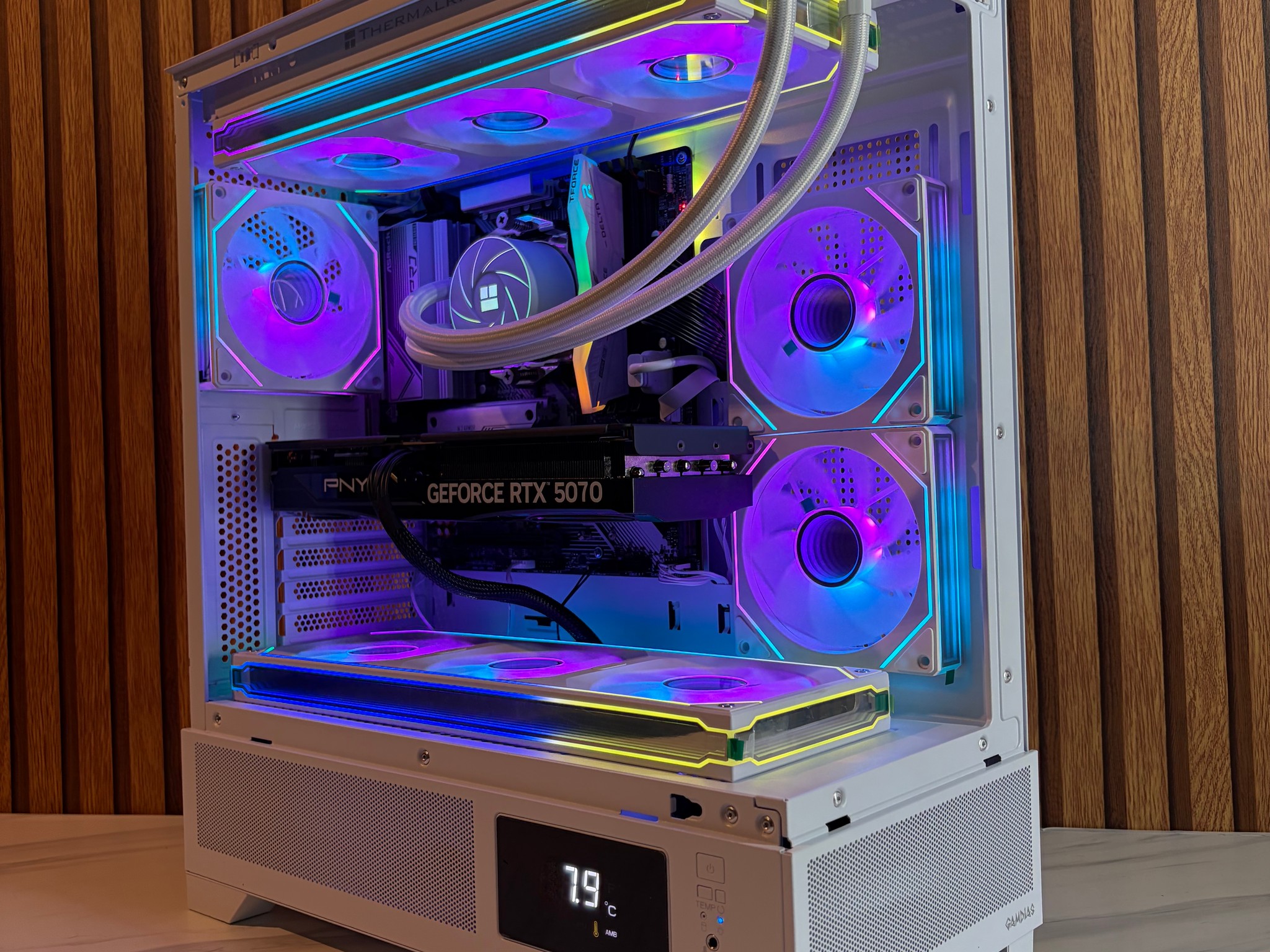 RTX 5070 | RYZEN 5 9600X | 16GB DDR5 | 1TB NVME | 360MM AIO | windows 11 PRO