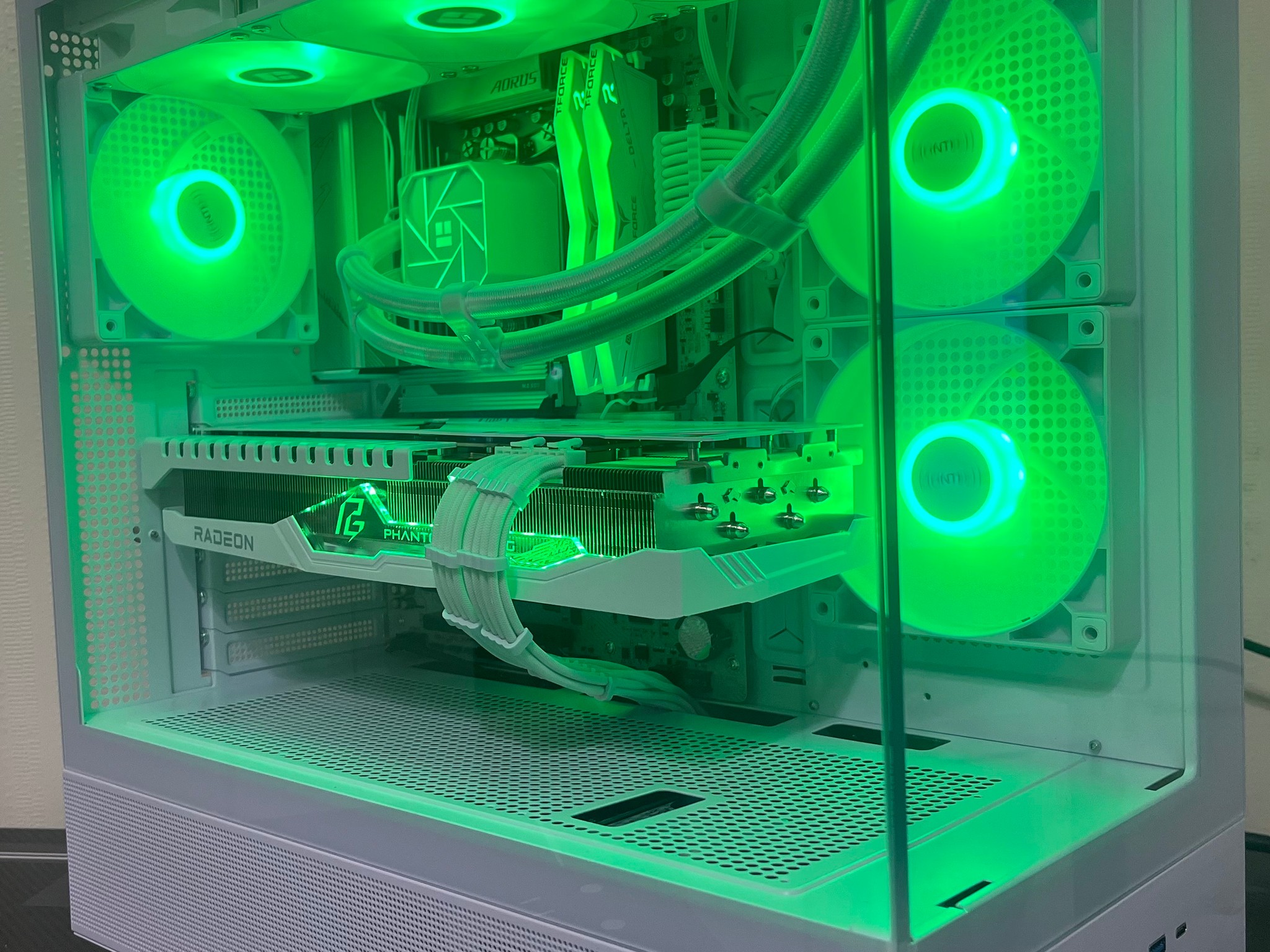 “Aether” 1440p/4K Streaming/Gaming PC|Ryzen 7 7800X3D, RX 7900XT, 1TB M.2 SSD