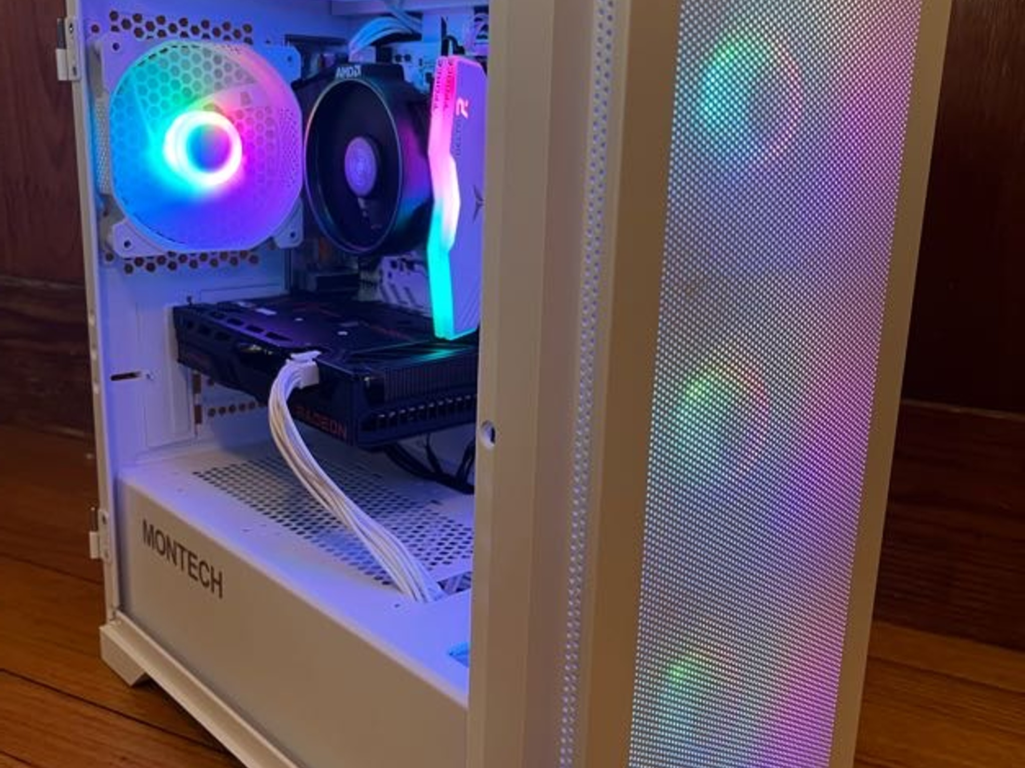 Ultra Budget White Gaming PC | Ryzen 5 5500 | RX 6500 xt