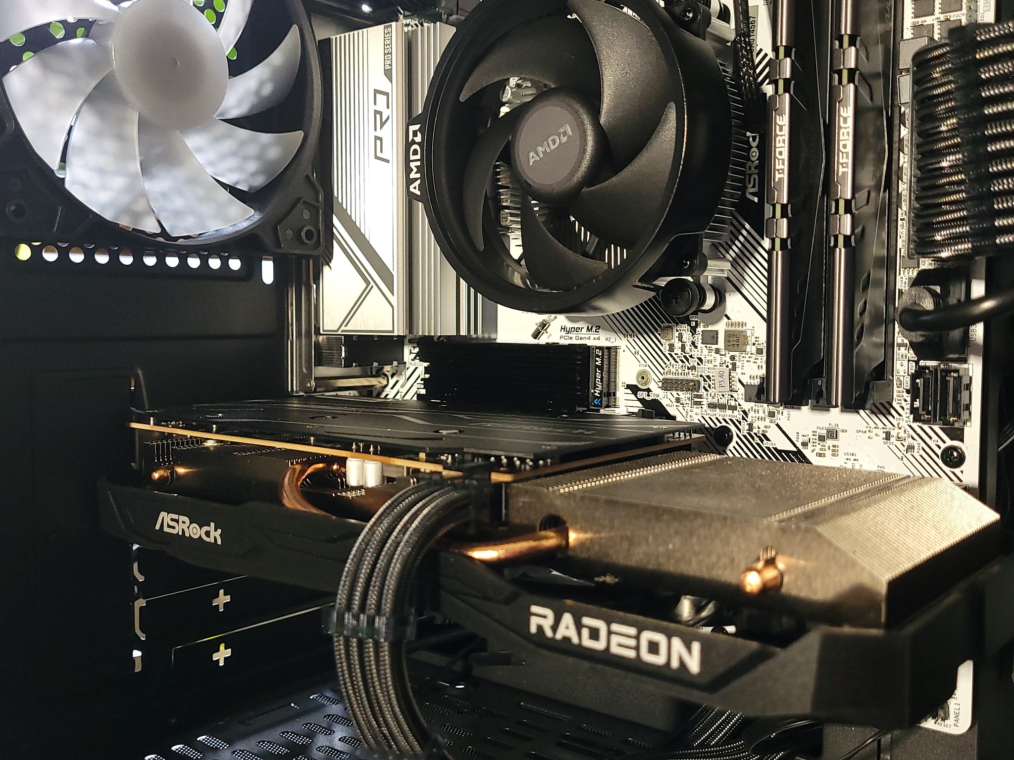 Ryzen 5 3600 | RX 6600 | 1TB DRAM SSD | 32GB RAM | Windows 11 activated