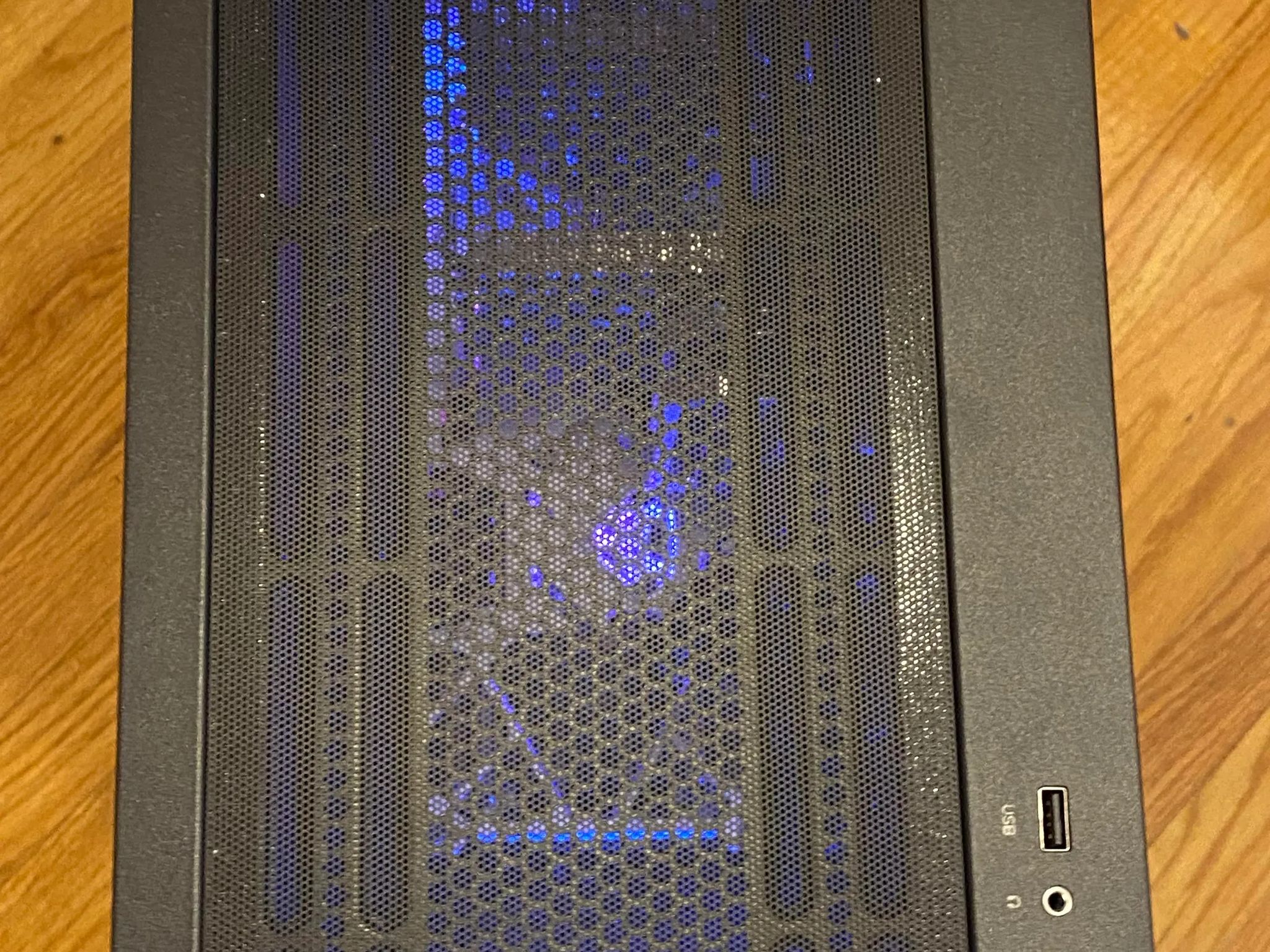 Gaming PC (6700XT, i7 10700KF, 32GB RAM, SSD)