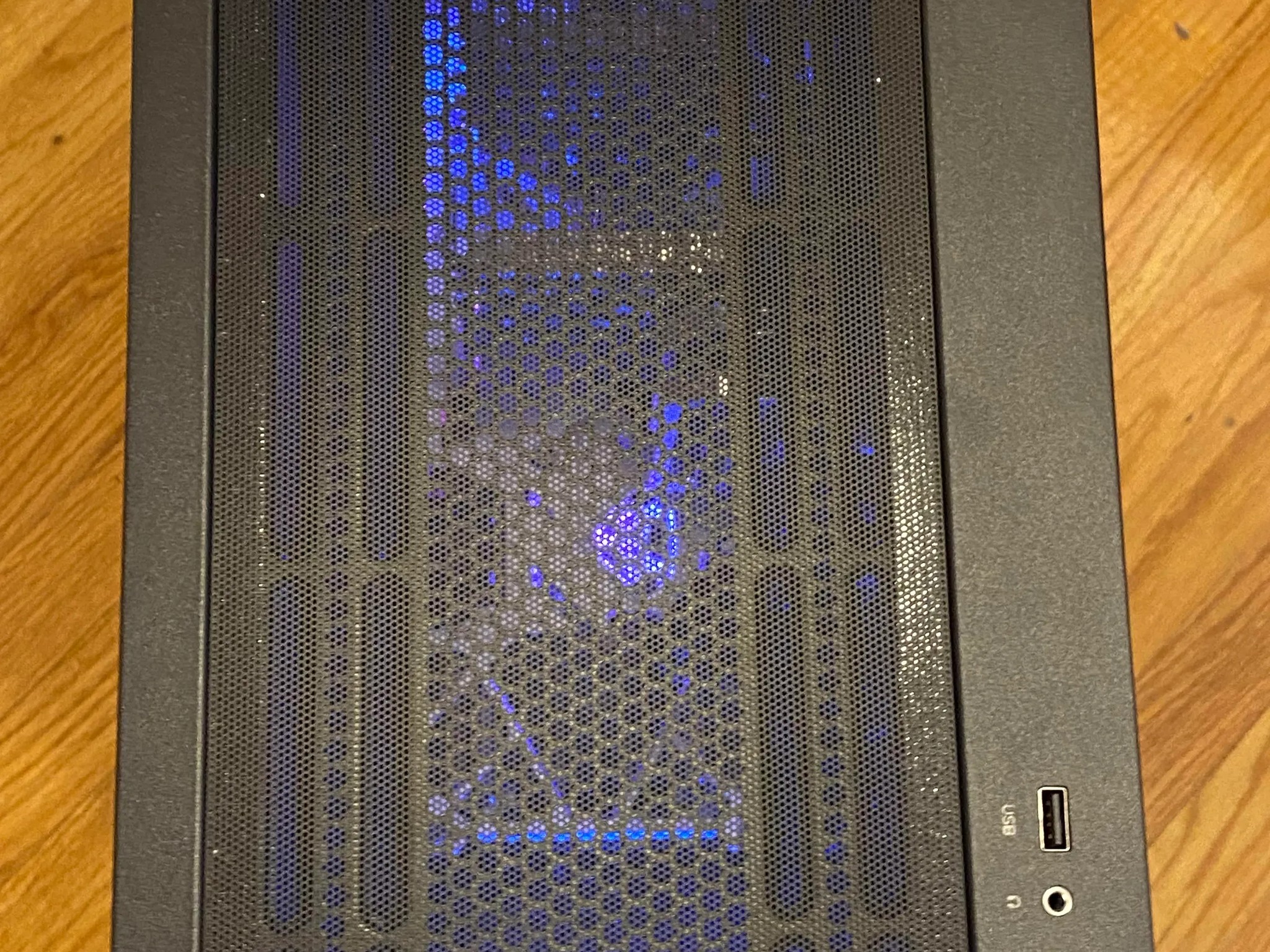 Gaming PC (6700XT, i7 10700KF, 32GB RAM, SSD)