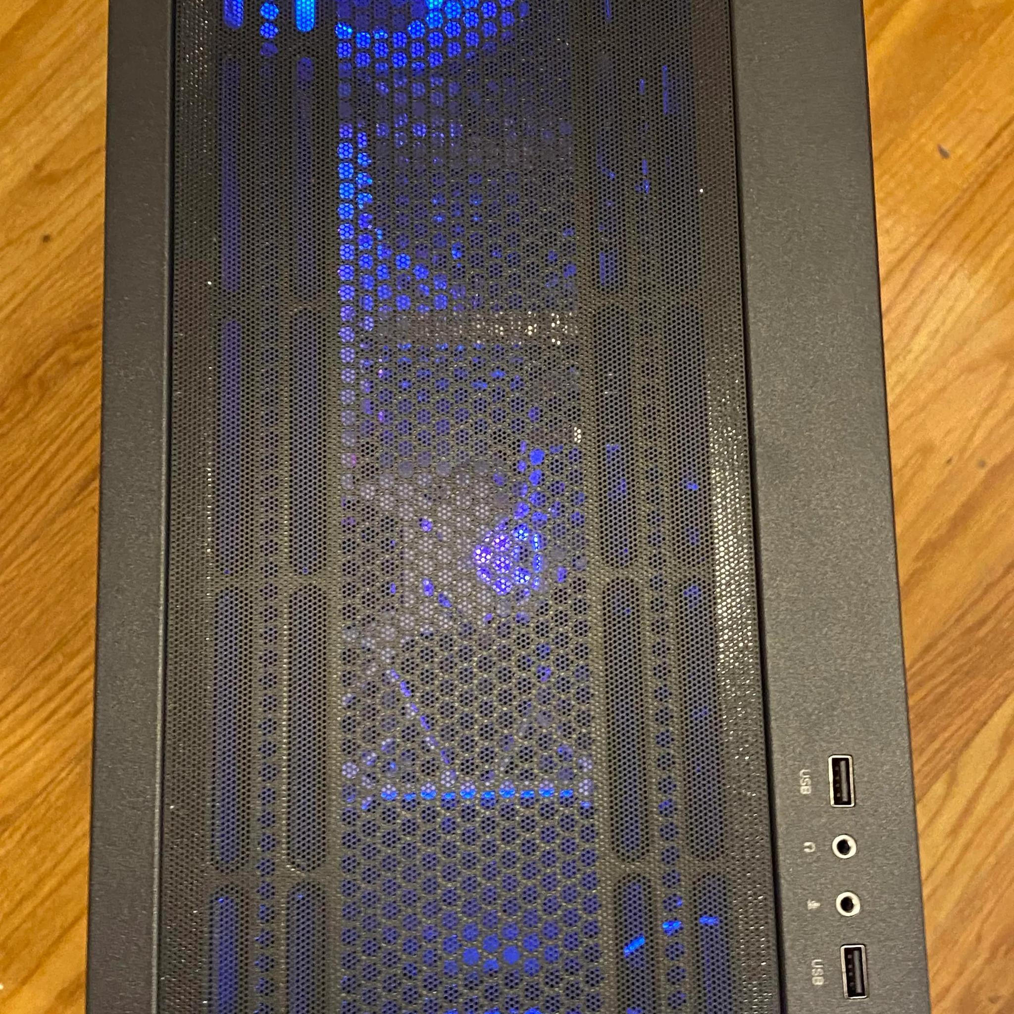 Gaming PC (6700XT, i7 10700KF, 32GB RAM, SSD)