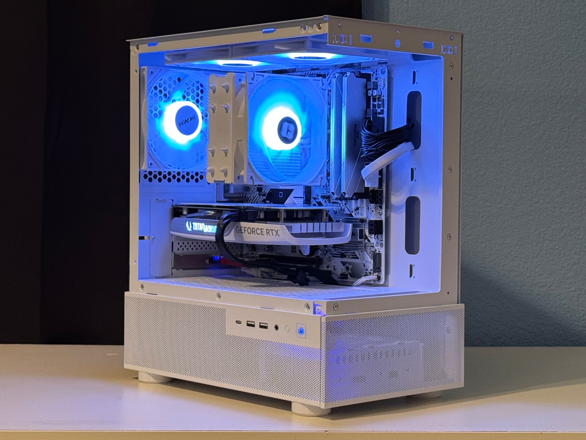 ⬜Whiteout⬜ Ryzen 5 5600 | RTX 4060 8GB White | 16GB Ram 3200mhz | 1TB nVME SSD | Win11 Pro + Wifi