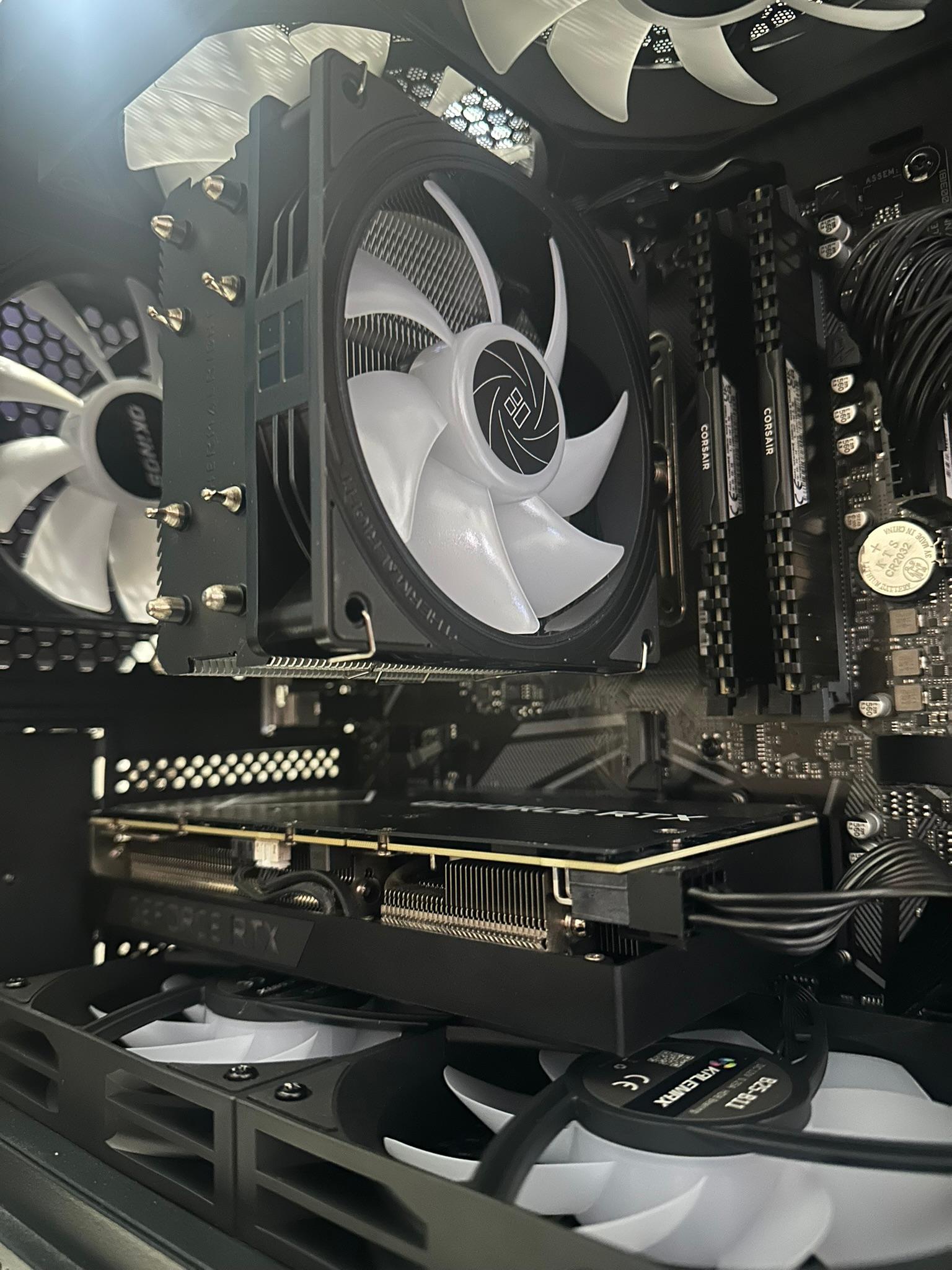 Ryzen 5 5500 / RTX 3060 Ti / 512GB NVME / 16GB RAM