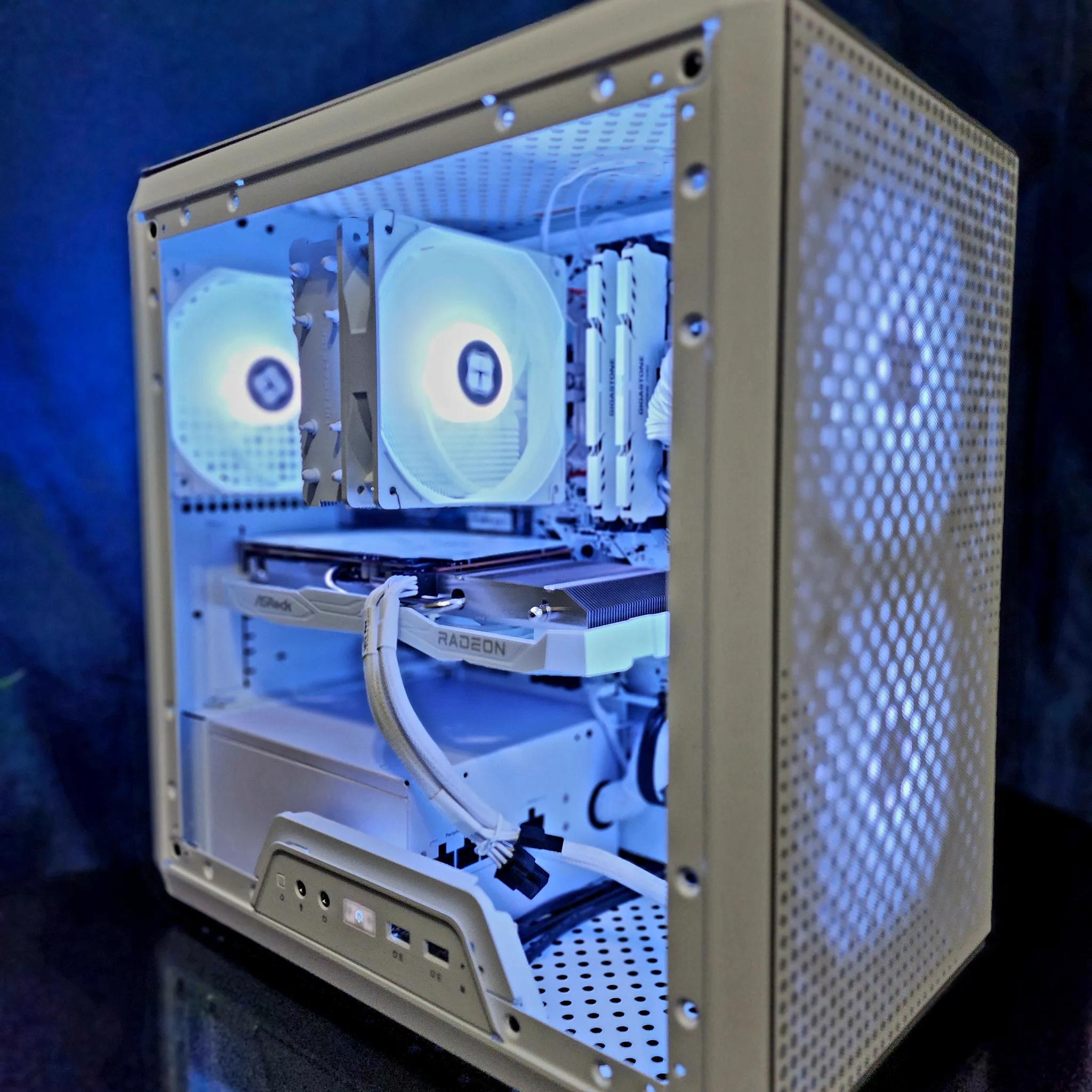 RX 6600 | Ryzen 5 3600 | 1 TB NVME | All White