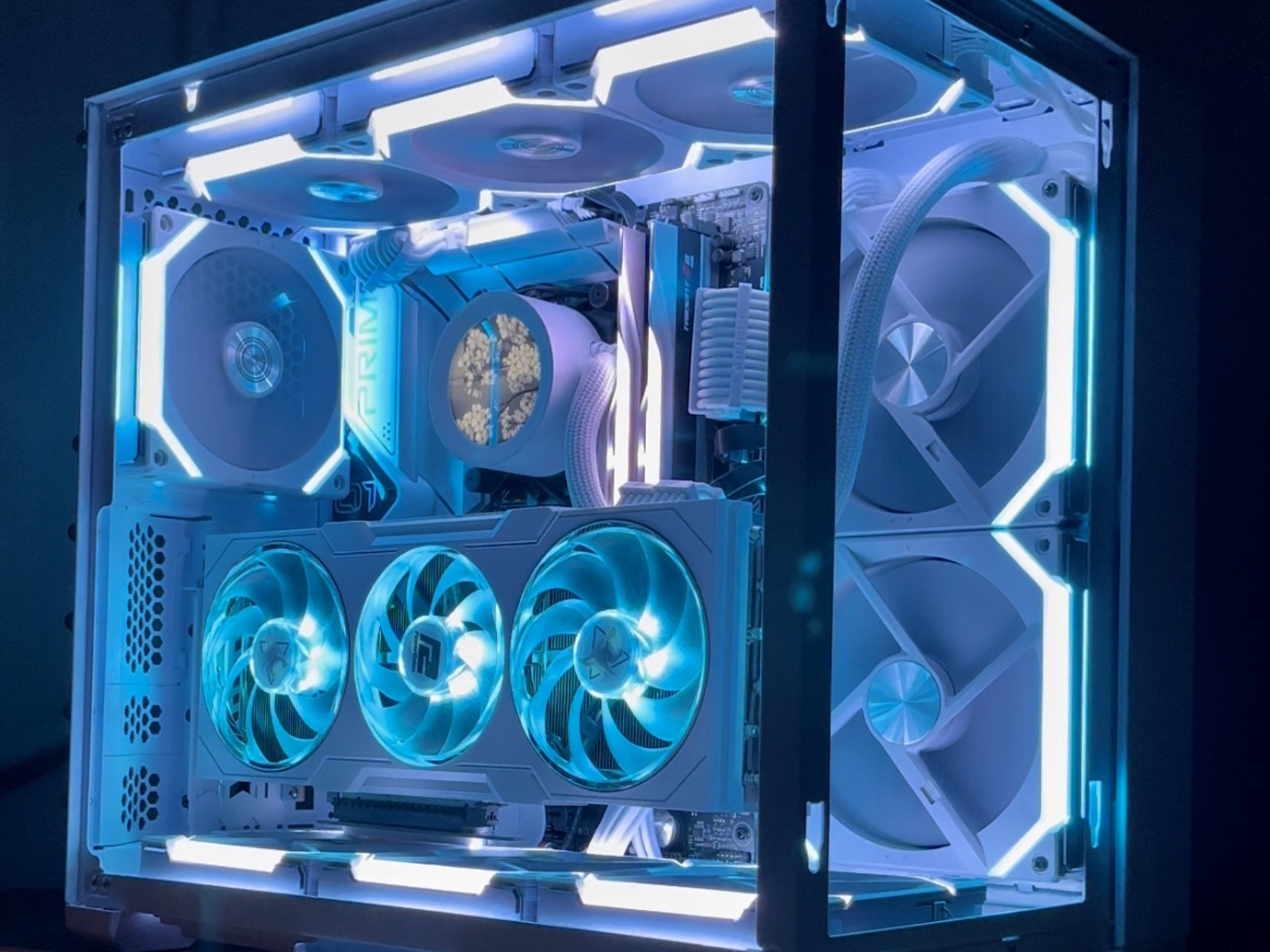 Deep Ice ❄ - 13700k 7900XTX 32GB DDR5 2TB Custom Gaming PC