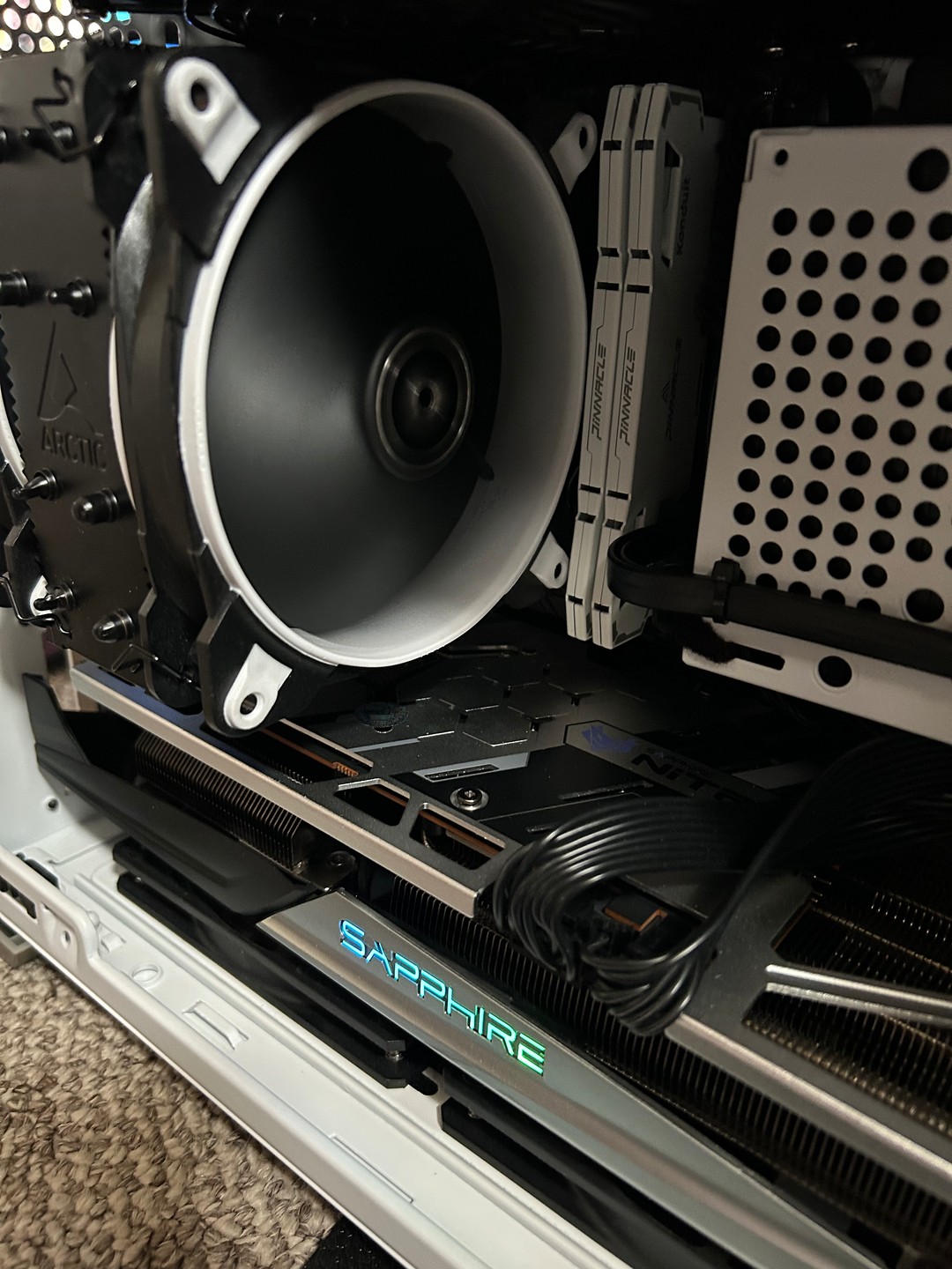 ITX Gaming PC Ryzen 7 3700X - RX 5700 XT | Jawa