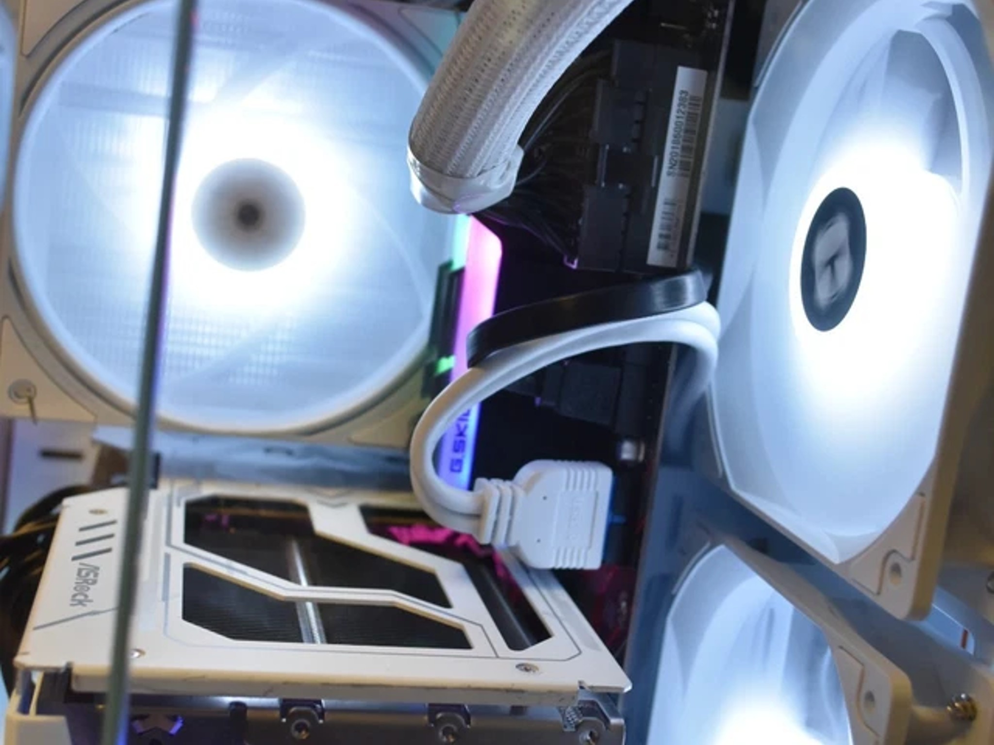 Intel I 5 9400 F 9th Gen 6 Cores 6 threads RAM 16 gb RGB GPU intel arc B580 12GB 1TB MVME+ Extra