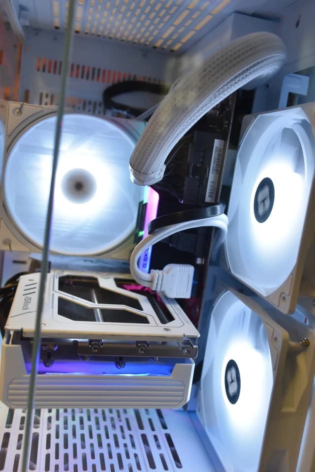 Intel I 5 9400 F 9th Gen 6 Cores 6 threads RAM 16 gb RGB GPU intel arc B580 12GB 1TB MVME+ Extra