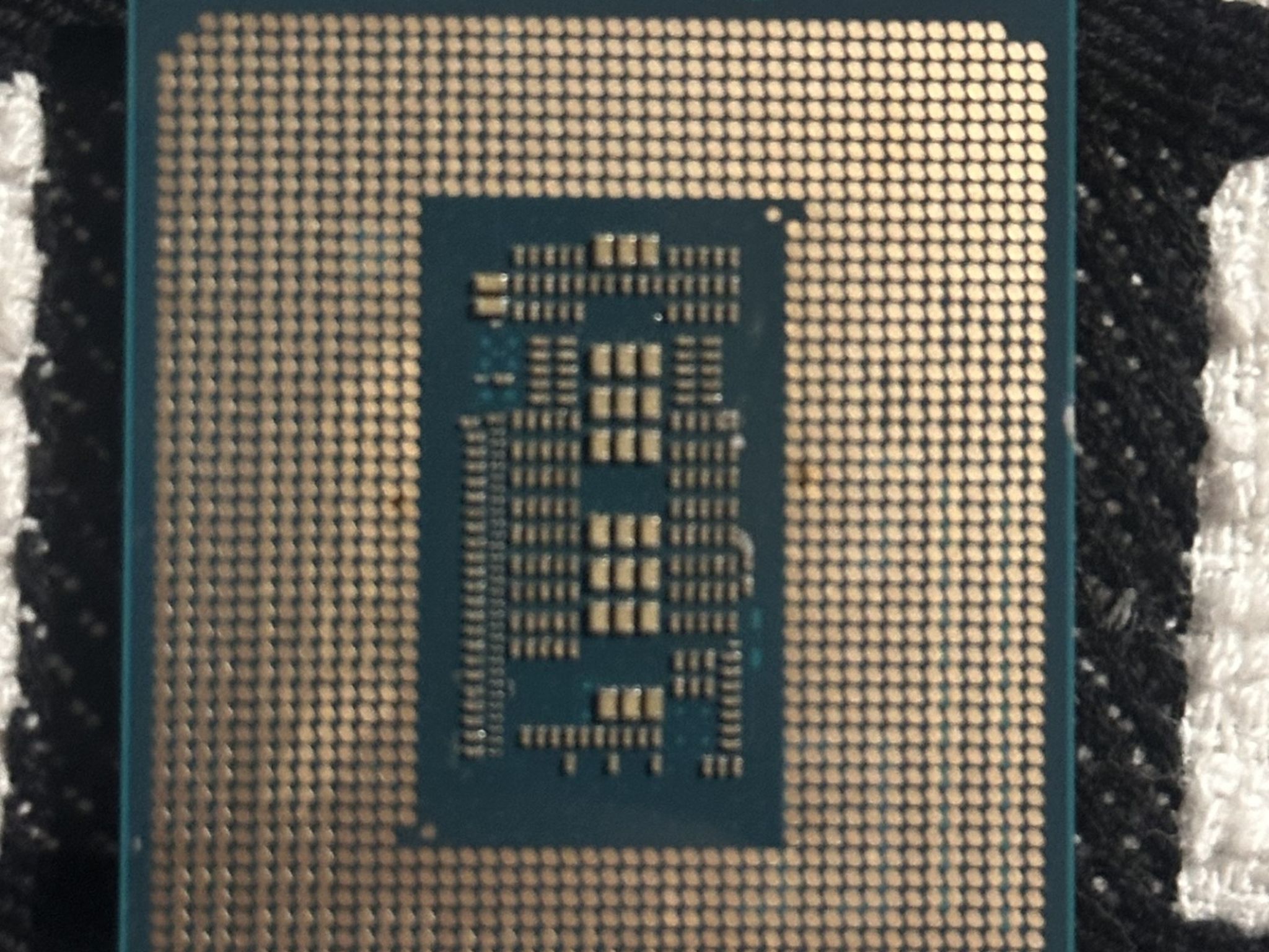 Intel Core i7-12700F