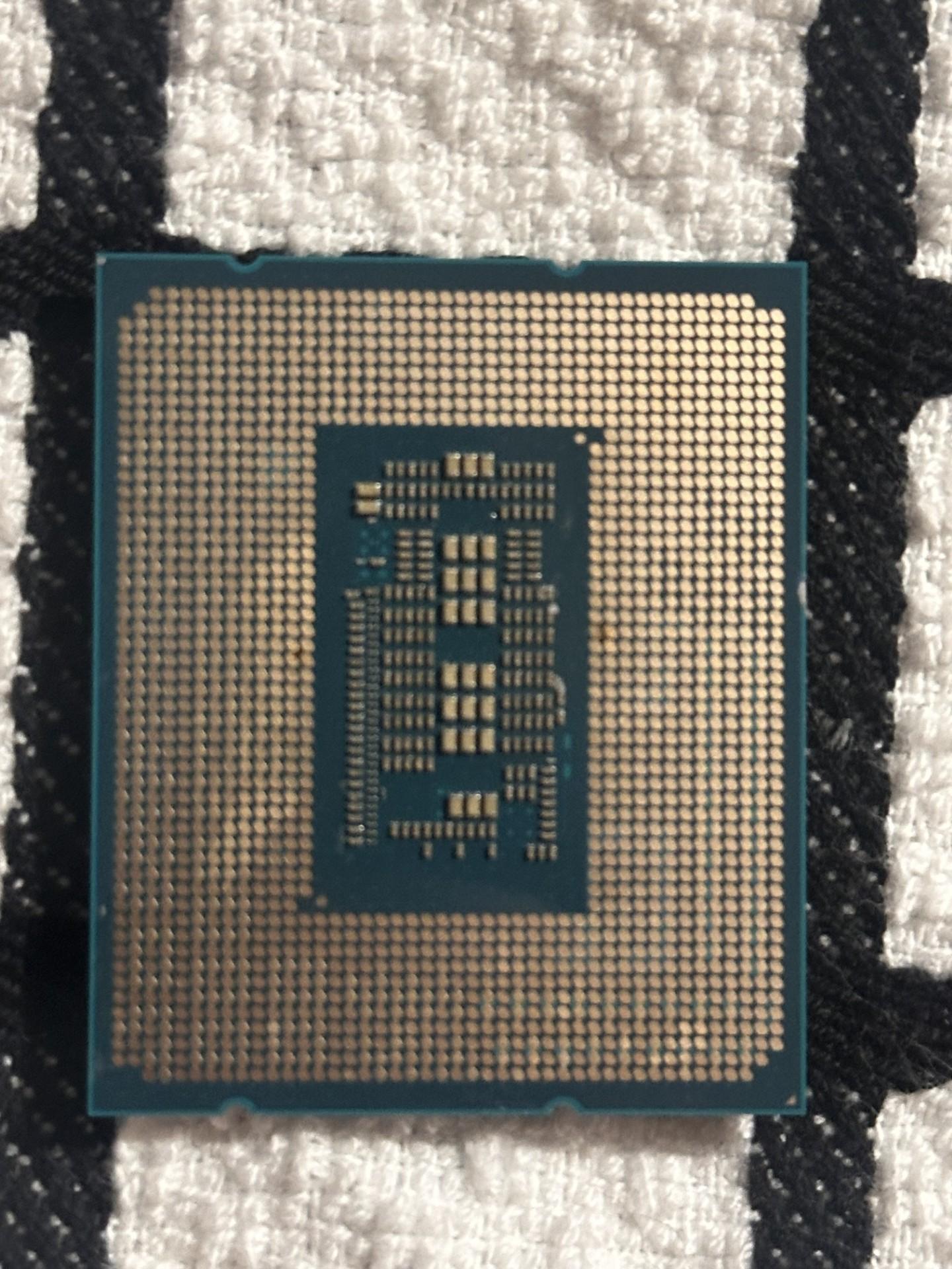 Intel Core i7-12700F