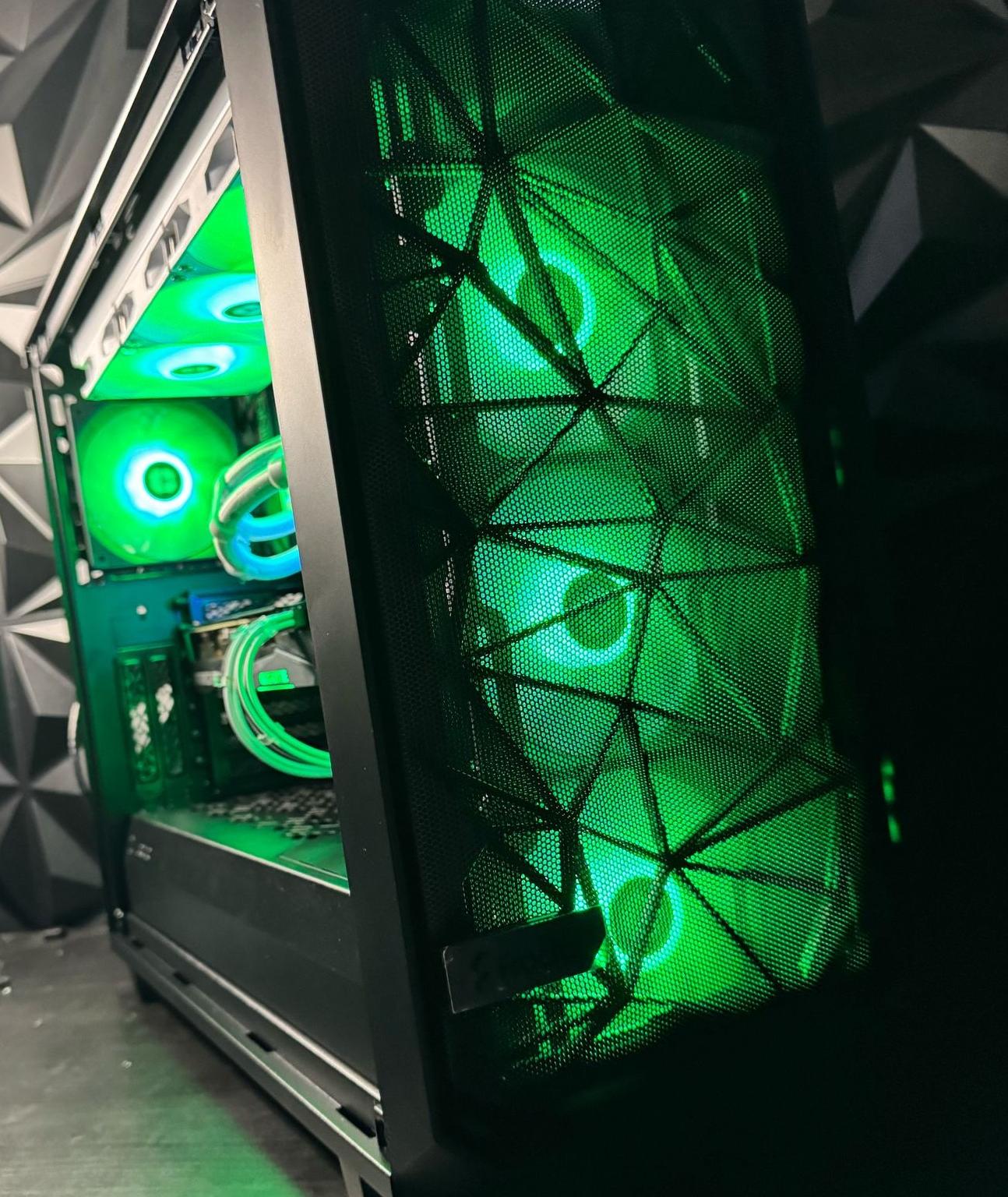 🎰 The Jackpot 777 🎰 Ryzen 7 7700X| RTZ 3070| 32 GB DDR5| 1.5 TB NVMe