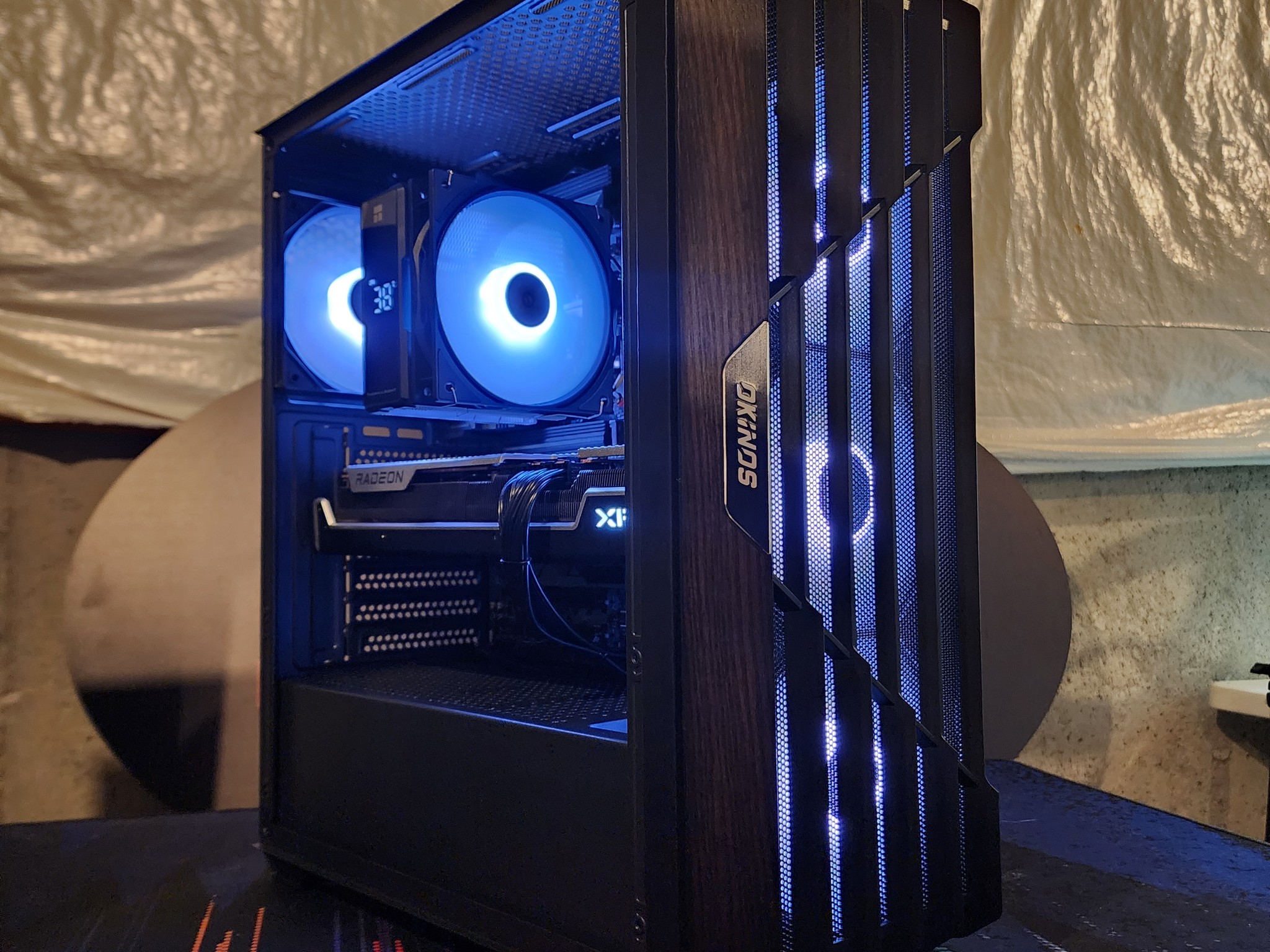 RX 7800 XT / Ryzen 5 7600 / 32GB DDR5 / 1TB NVMe SSD