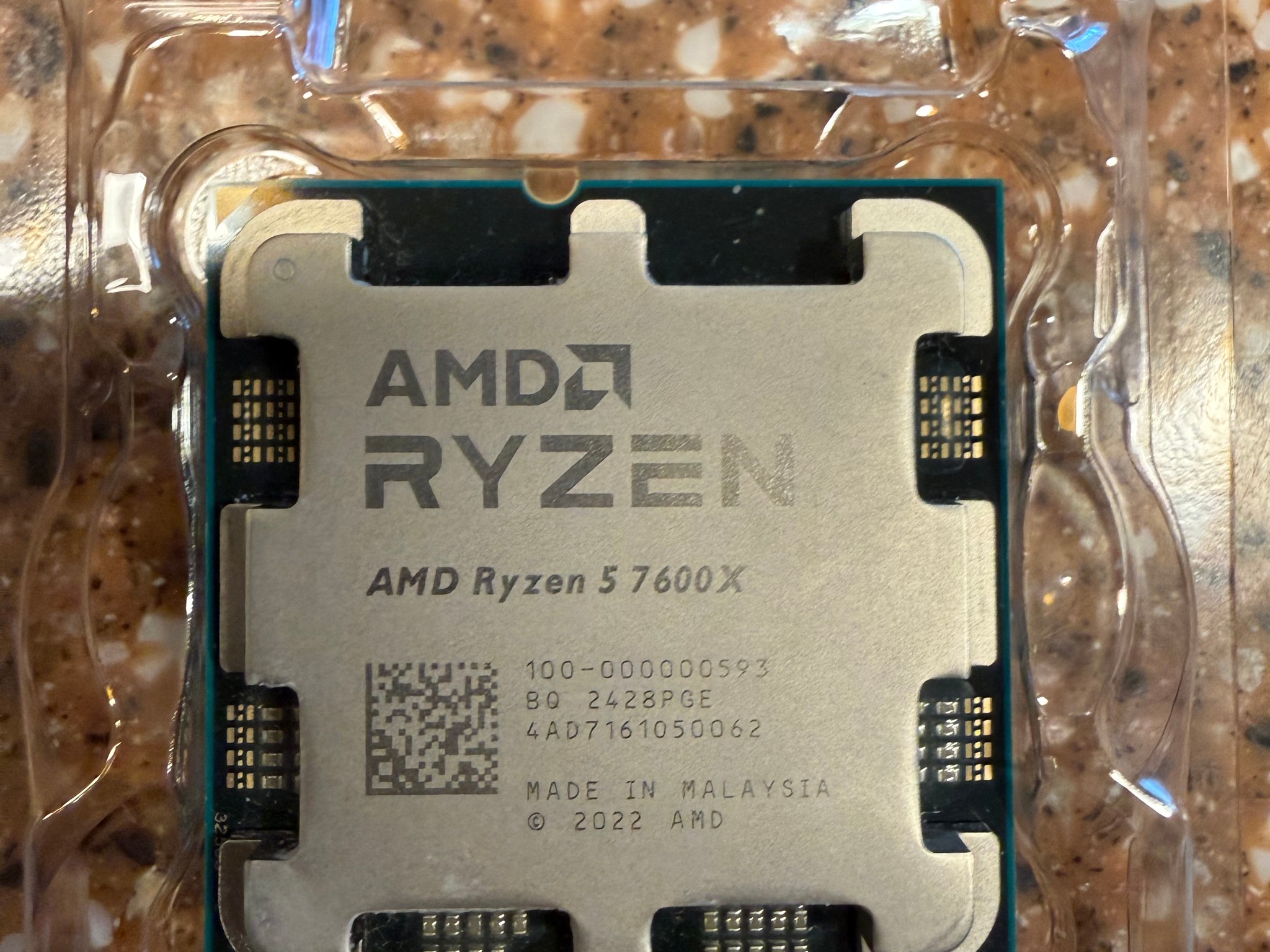 AMD Ryzen 5 7600X
