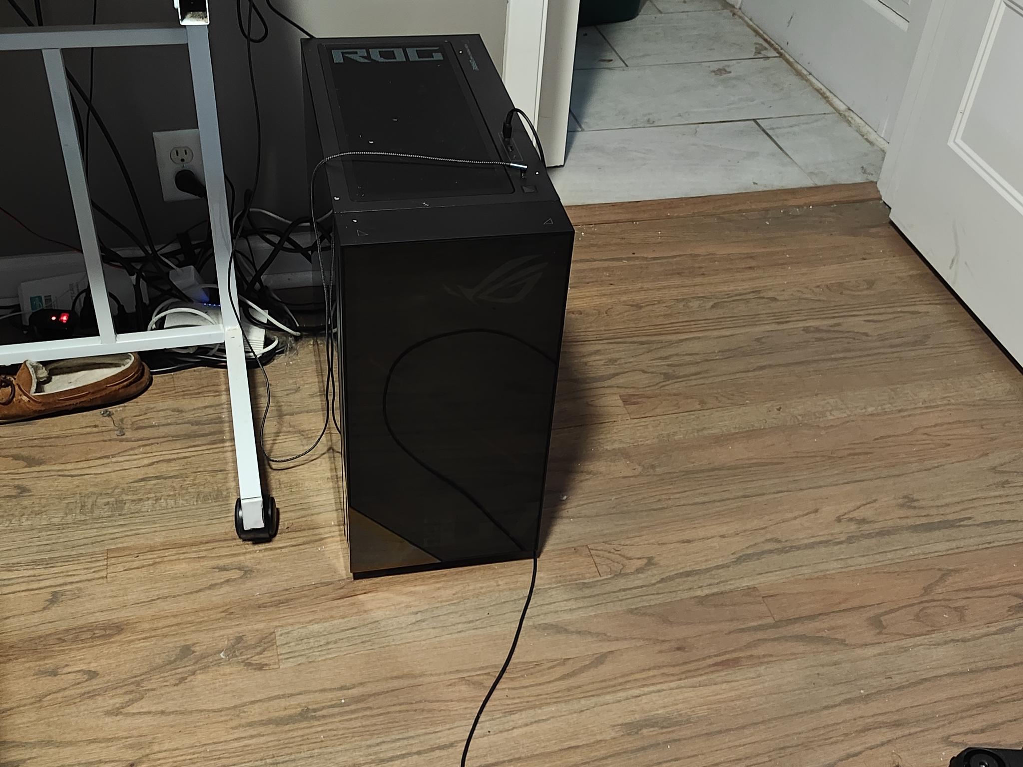 ASUS ROG GM700 58L Gaming Desktop - AMD Ryzen 9 9950X 3D - AMD Radeon 9070 XT - 32GB RAM - 2TB SSD