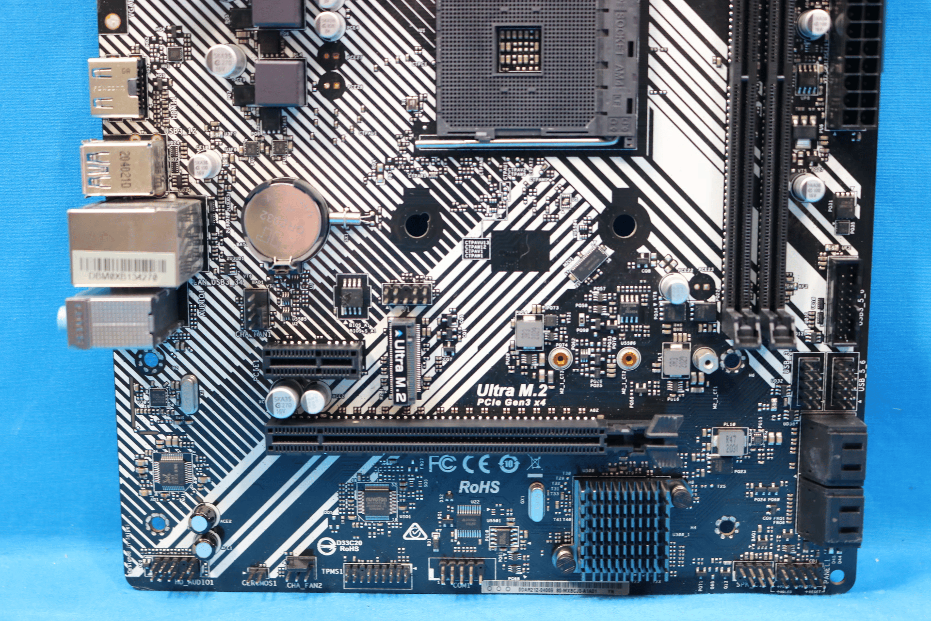 *Newest BIOS* ASRock A320M/ac AMD Socket AM4 MicroATX DDR4 Desktop Motherboard No I/O Shield