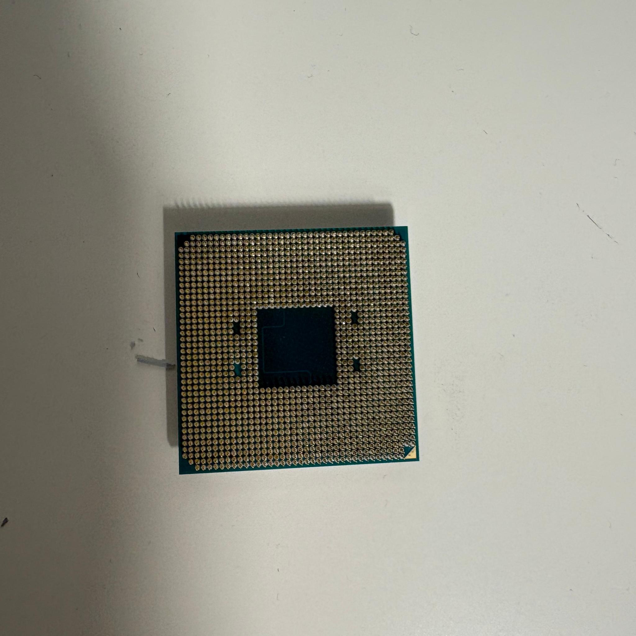 AMD Ryzen 3 PRO 2200G