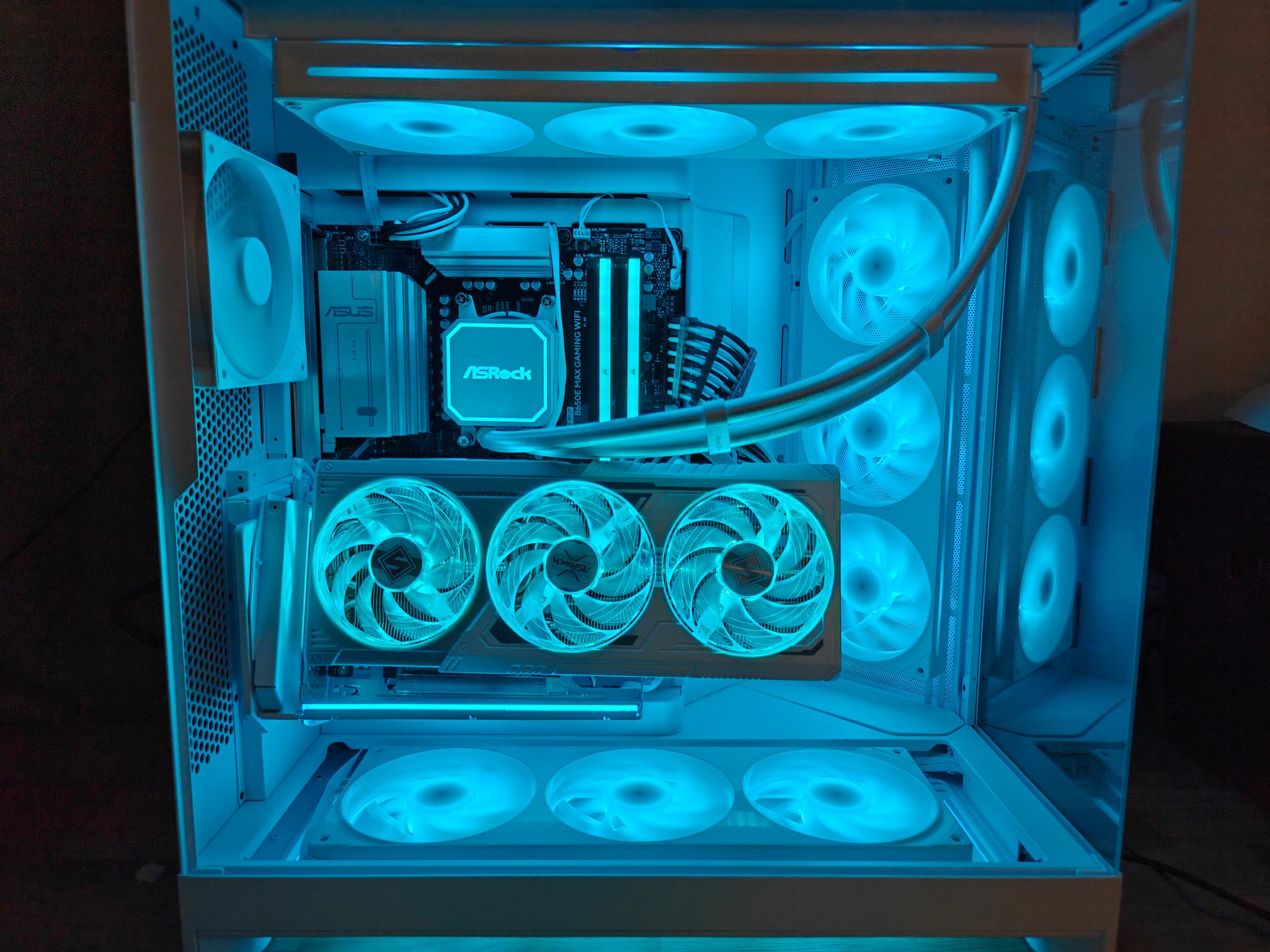 High-End White & Black Gaming PC — RX 9070 XT / Ryzen 7 7800X3D