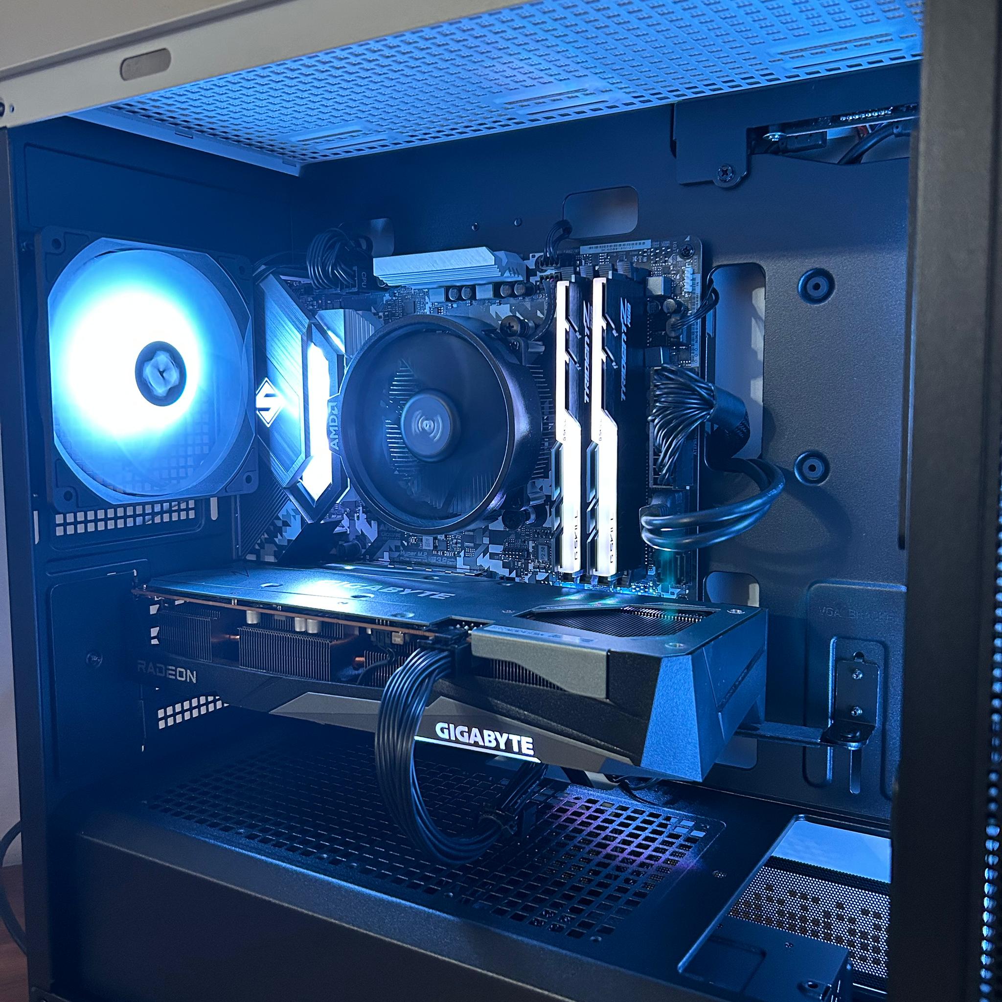 AMD RX 7600 | Ryzen 5 5500 | 1TB SSD | The Mini Legend V7 **FREE AVATAR GAME CODE INCLUDED**