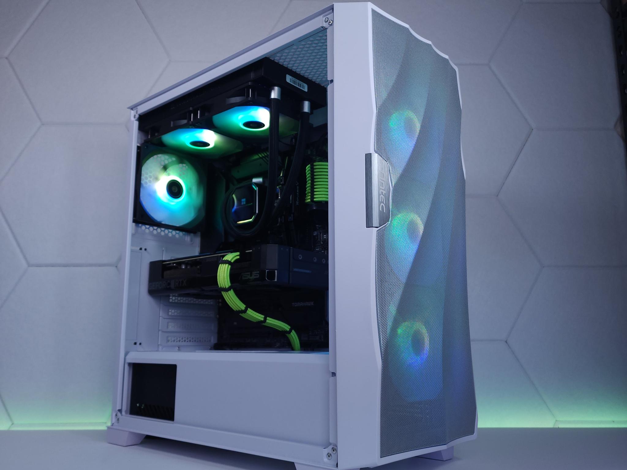💚🤍RTX 4070 | Core i5 12600K | 32GB 3200MHz | 1TB NVMe SSD