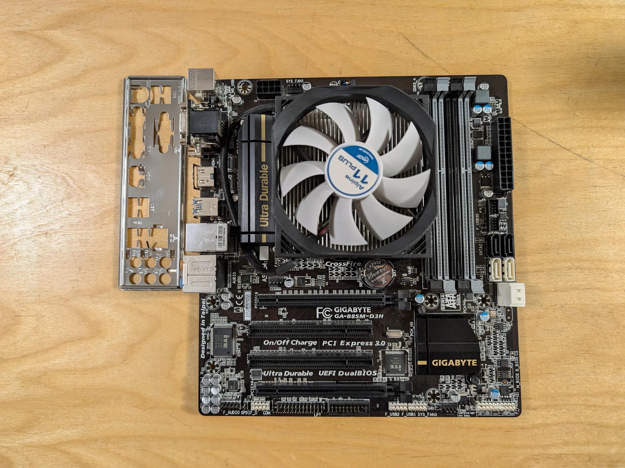 MSI B85M / Intel Core i5 4670 / Arctic cooler combo