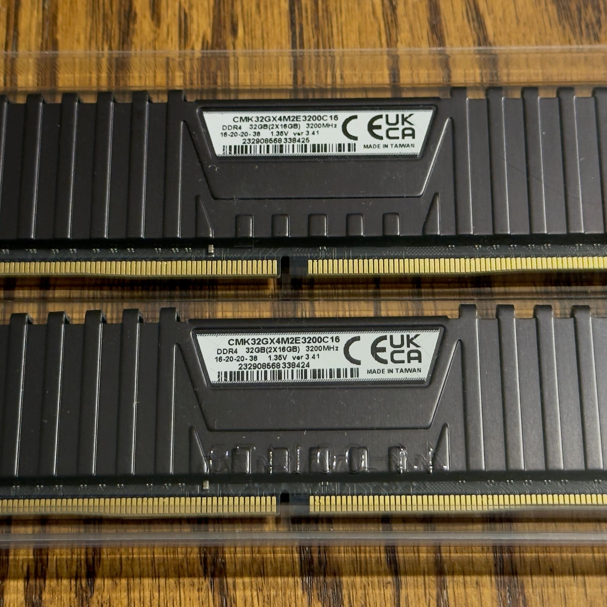 CORSAIR VENGANCE LPX 32GB 3200MHz - Excellent condition.