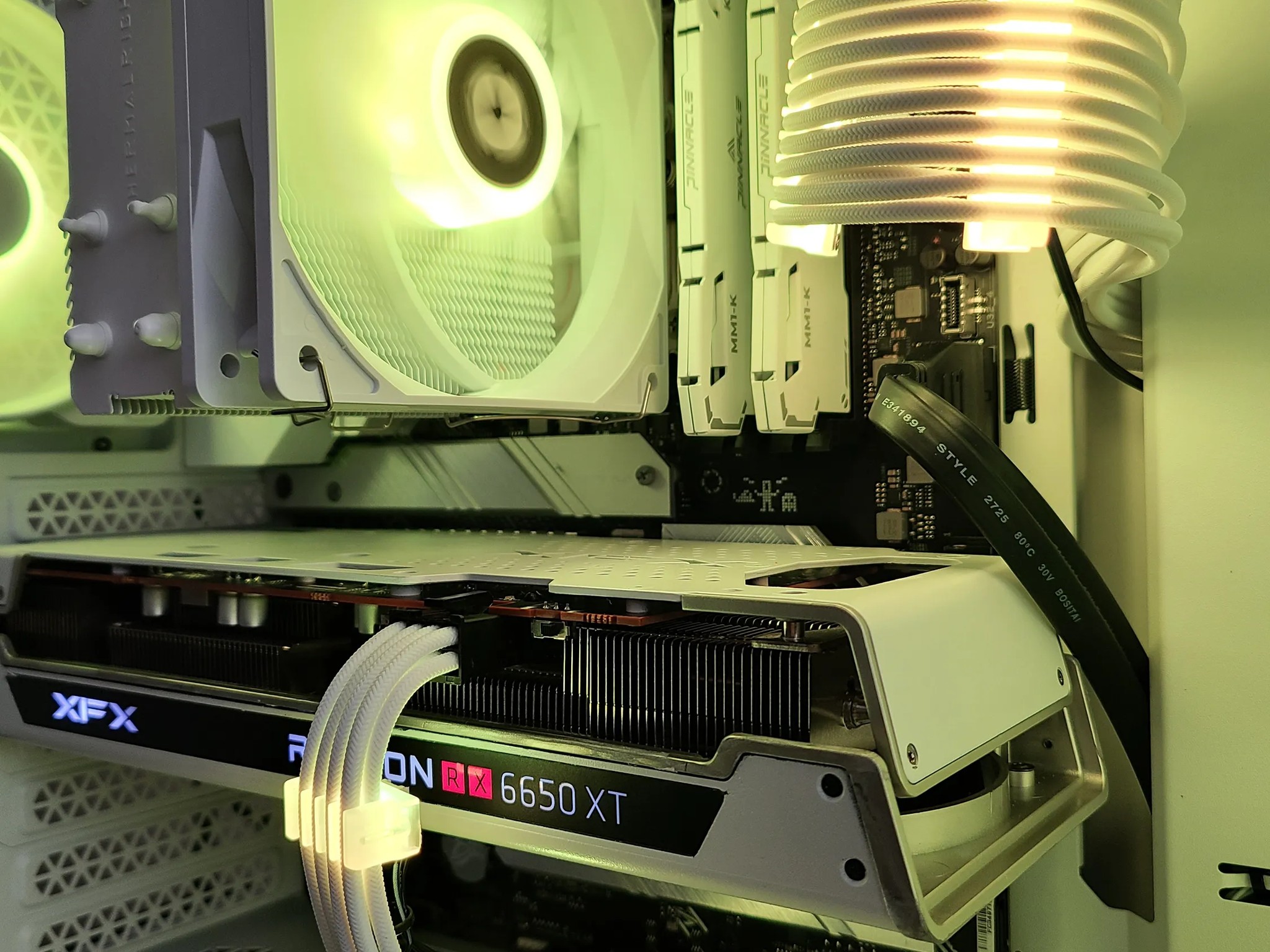 RX 6650 XT | Intel i5 11600K | 1TB Gen4 NVME | 32GB 3200MHz RAM