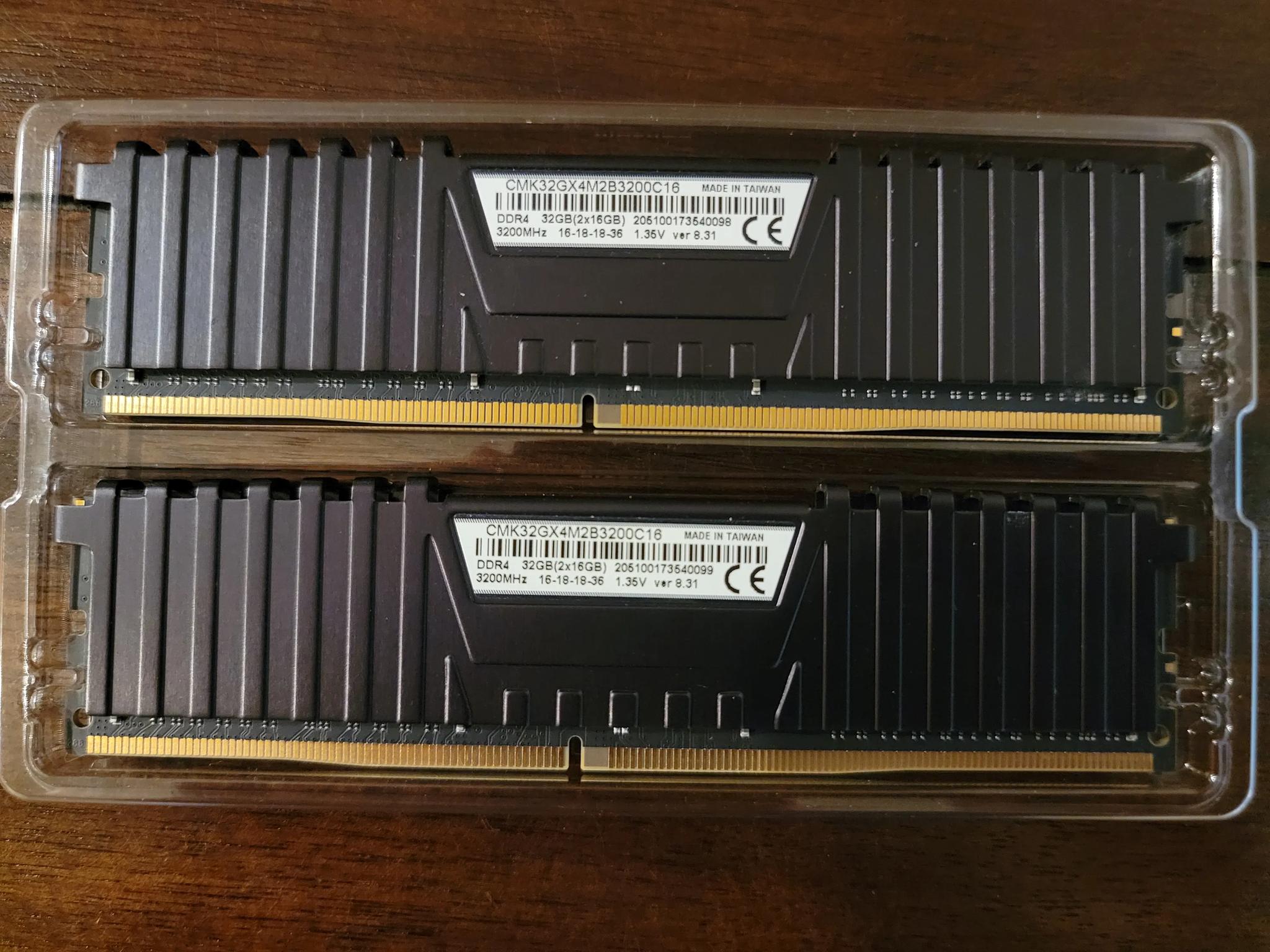 CORSAIR Vengeance LPX 32GB (2 x 16GB) 288-Pin PC RAM DDR4 3200 (PC4 25600)