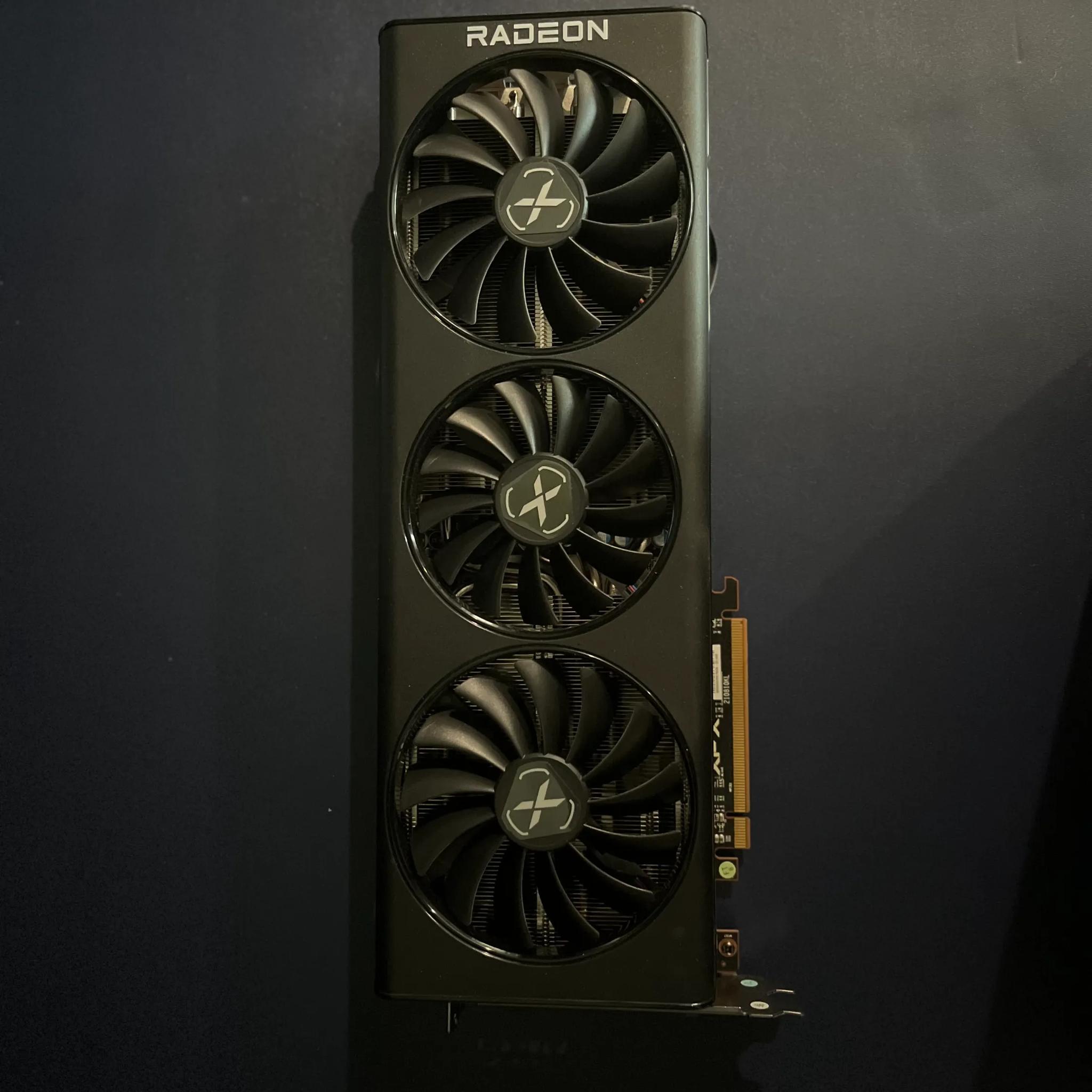 XFX SWFT 319 RX 6800 16gb
