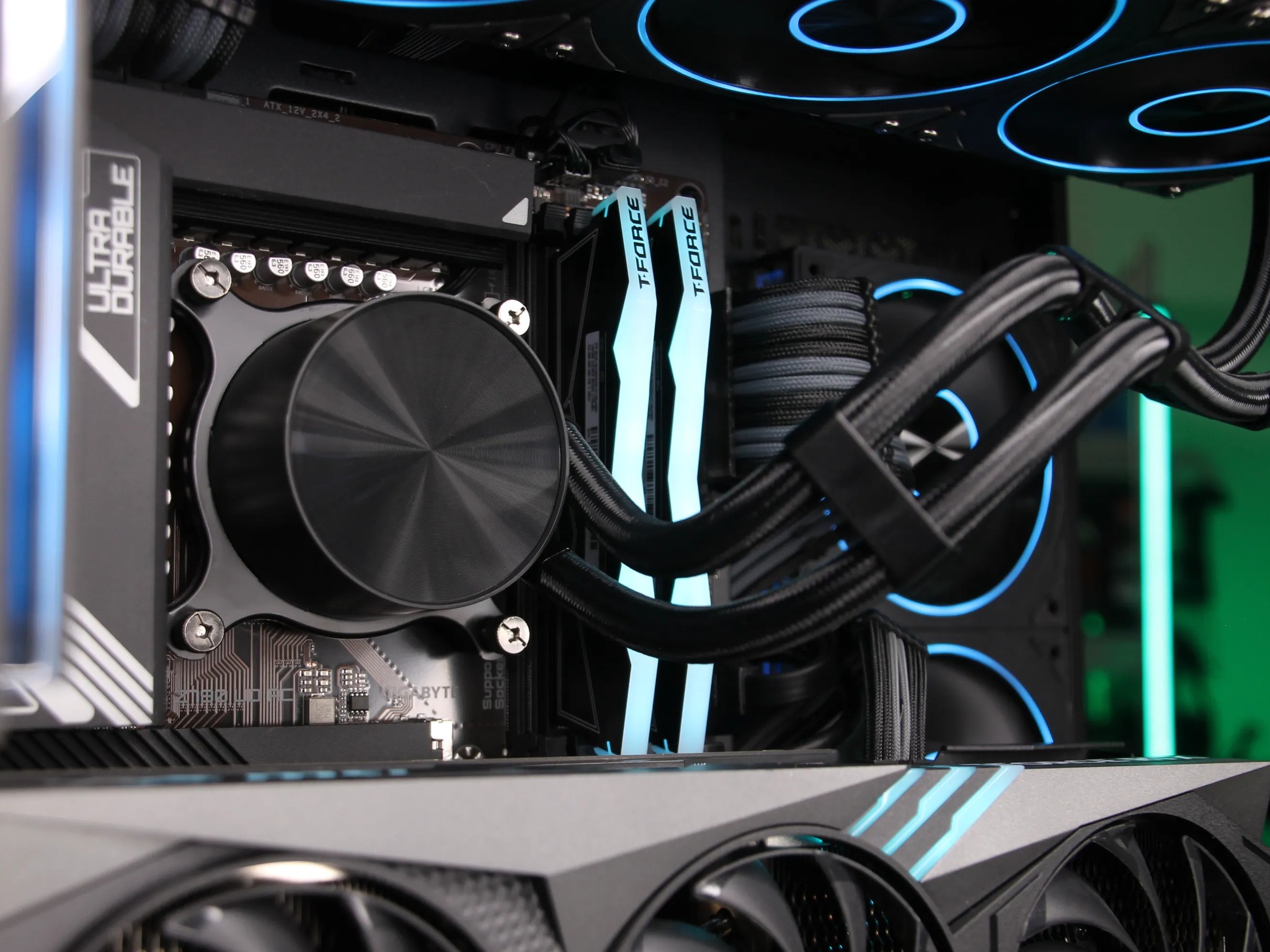 𝘼𝙇𝙋𝙃𝘼 // Core i9-12900K, RTX 4080 // High-End Gaming PC