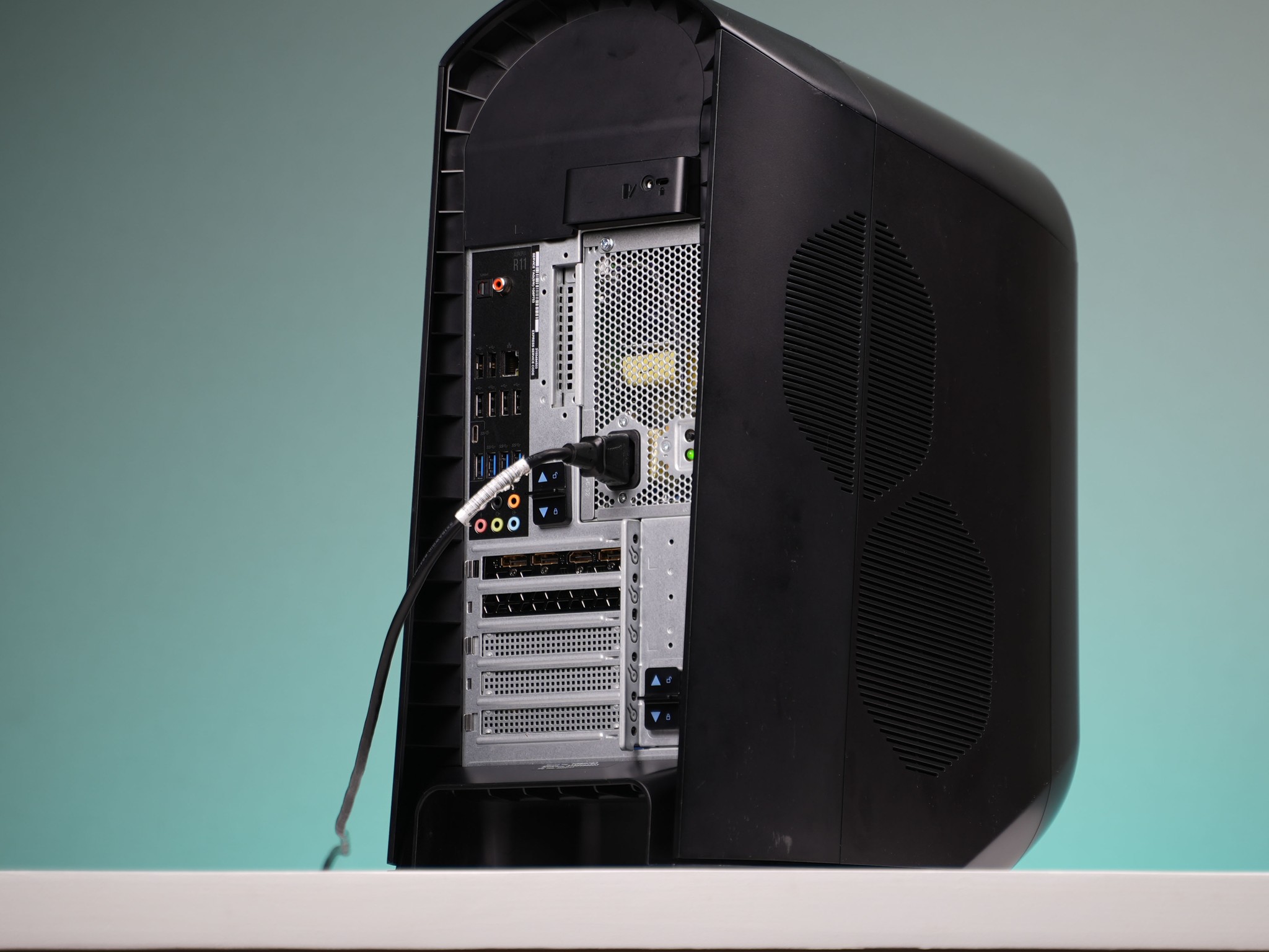“Auro.form” RTX 2060 Super Intel Core i5 10400f 16GB 1.3TB Windows 11 Gaming PC Powerhouse