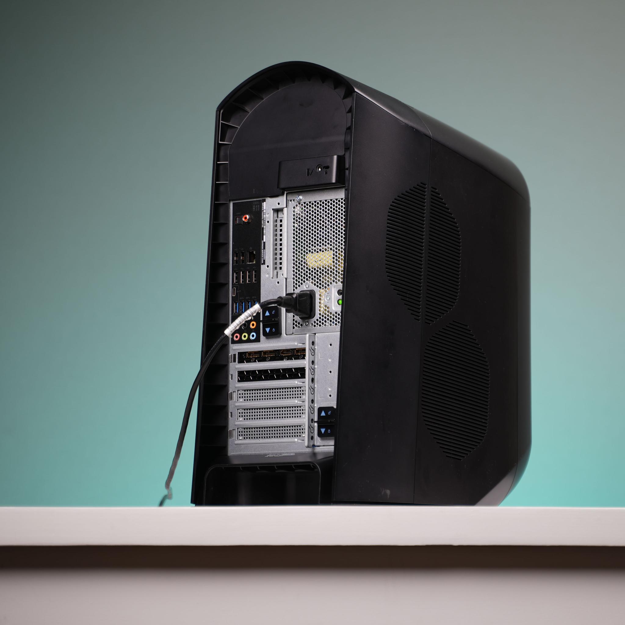 “Auro.form” RTX 2060 Super Intel Core i5 10400f 16GB 1.3TB Windows 11 Gaming PC Powerhouse