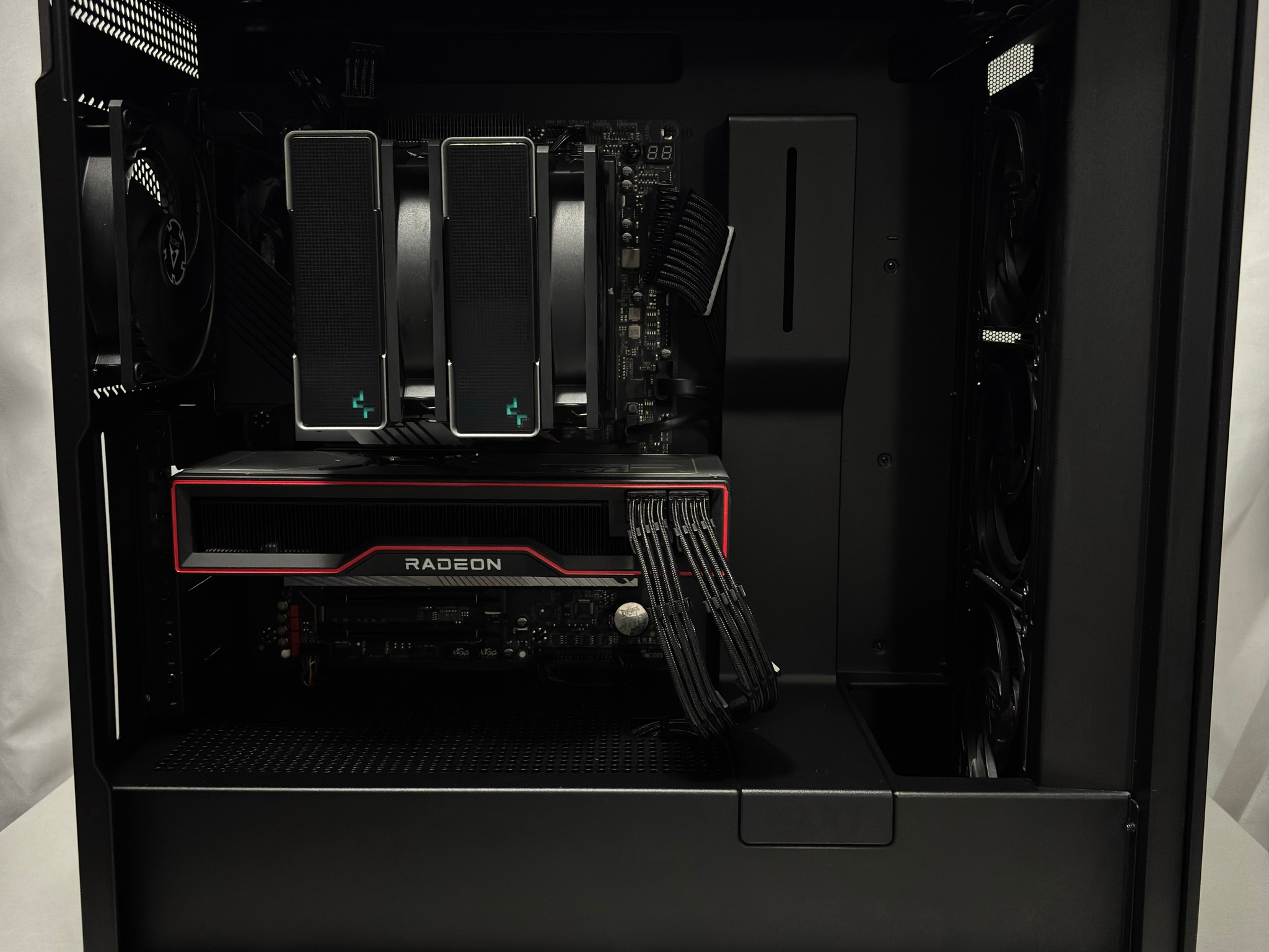 Stealth Gaming PC | i5-14600KF | RX 6900XT | 32GB DDR5 | 1TB SSD