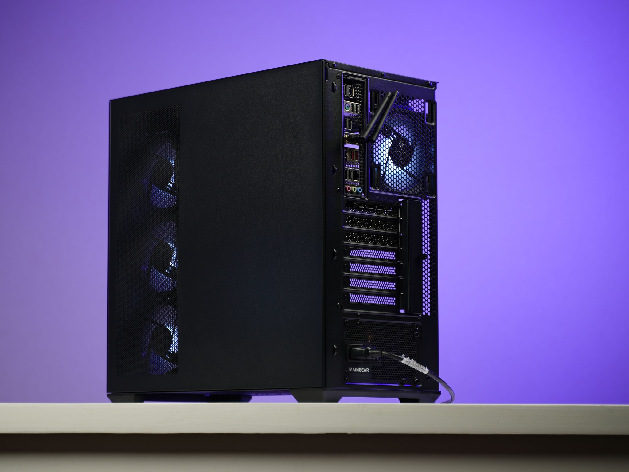 “NOIRFORM 2” RTX 4080 Super Ryzen 7 9700X 32GB 2TB Windows 11 Pro Workstation Gaming PC