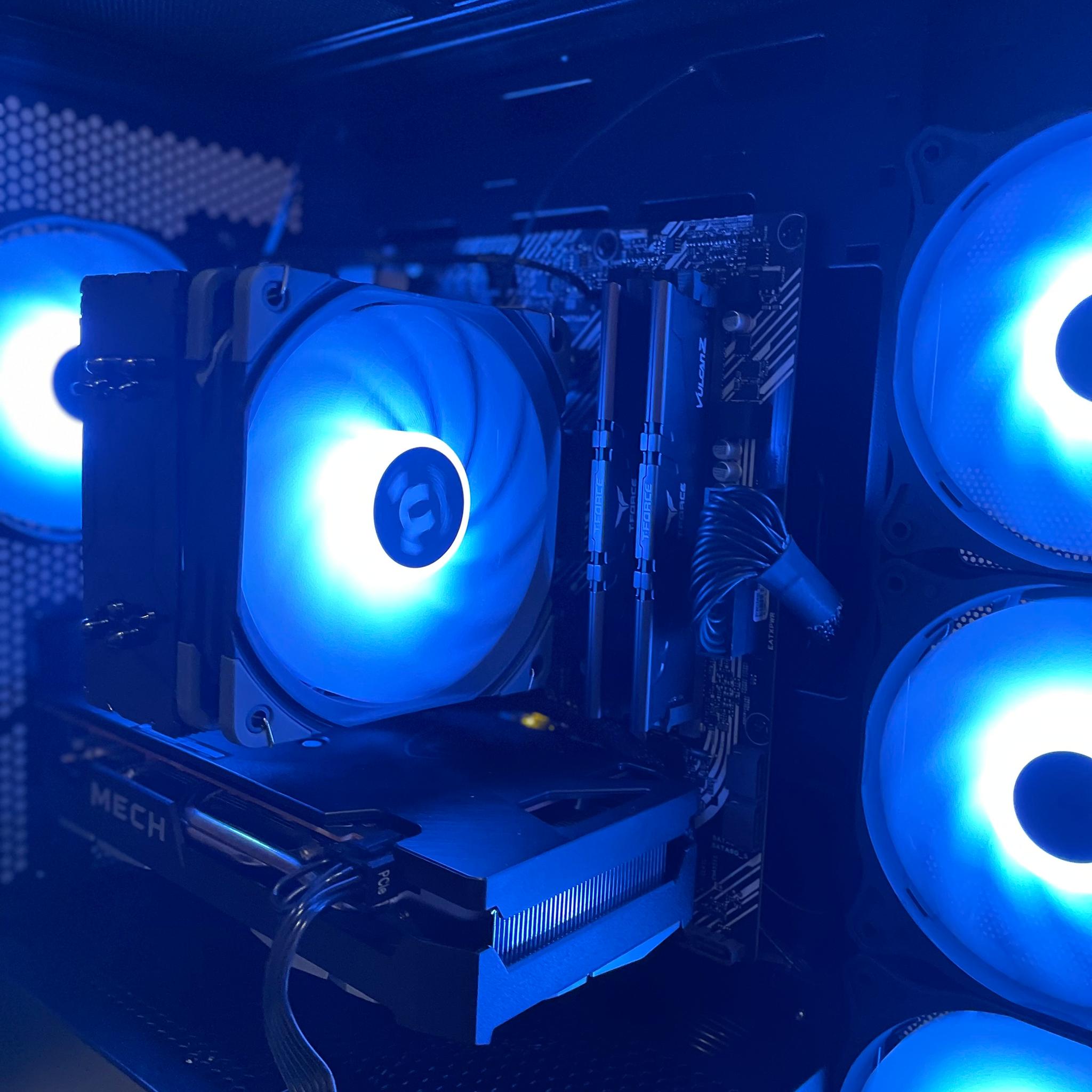 Rx 6600 XT Gaming PC / Ryzen 5 5500 / 16 GB RAM / 1TB NVMe