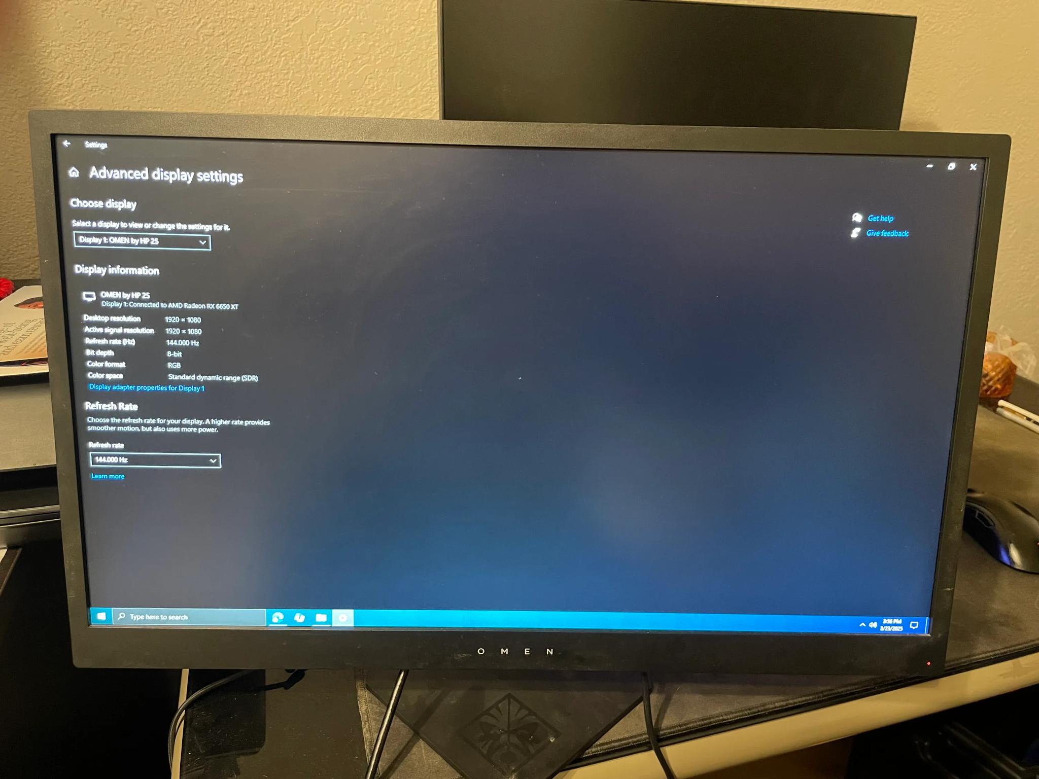 Omen HP monitor 144hz (has super small chip on screen, see pictures)